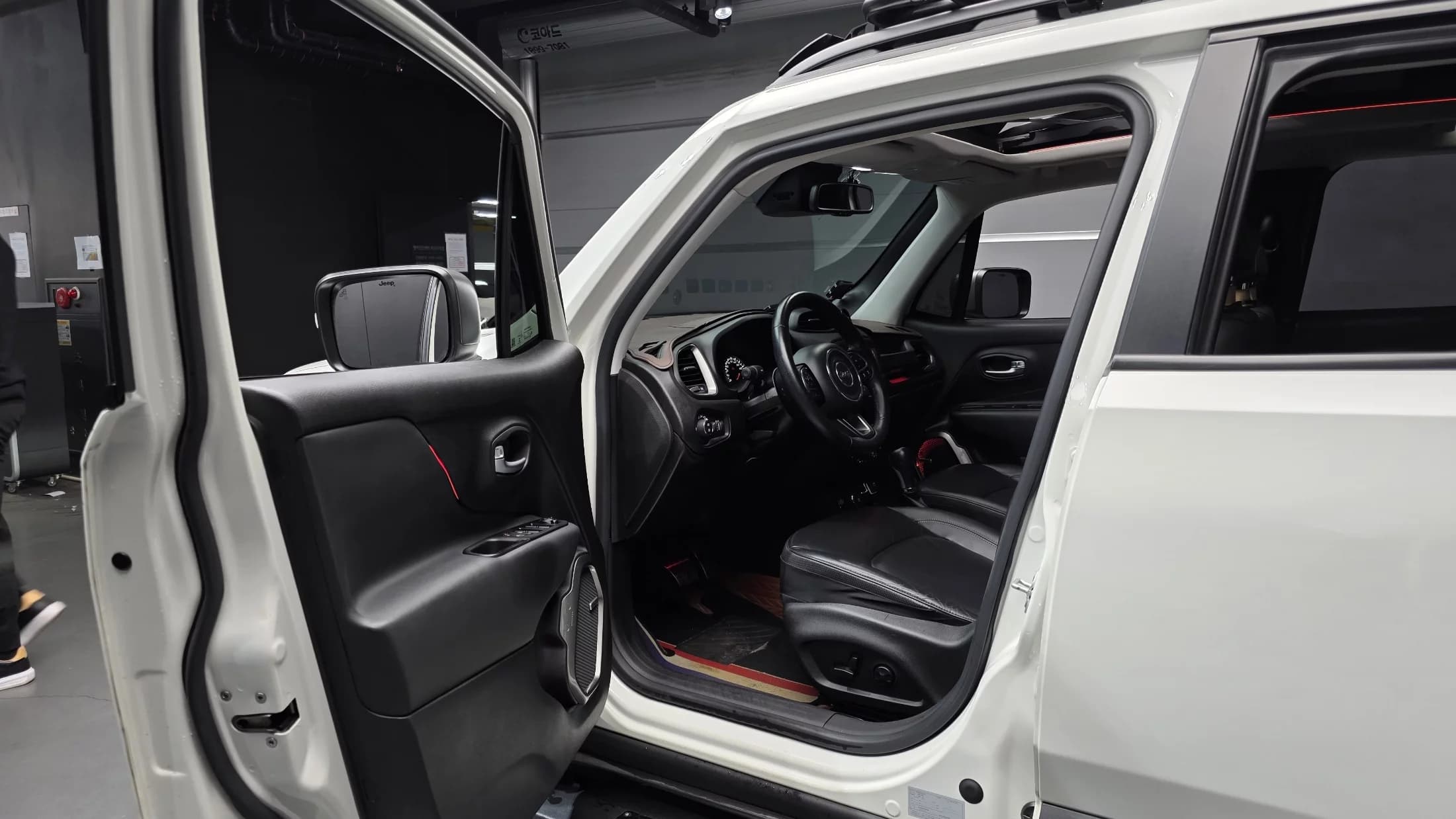 Jeep RENEGADE 2.4 Limited AWD, 2021 г. 58762 км. — фото 11