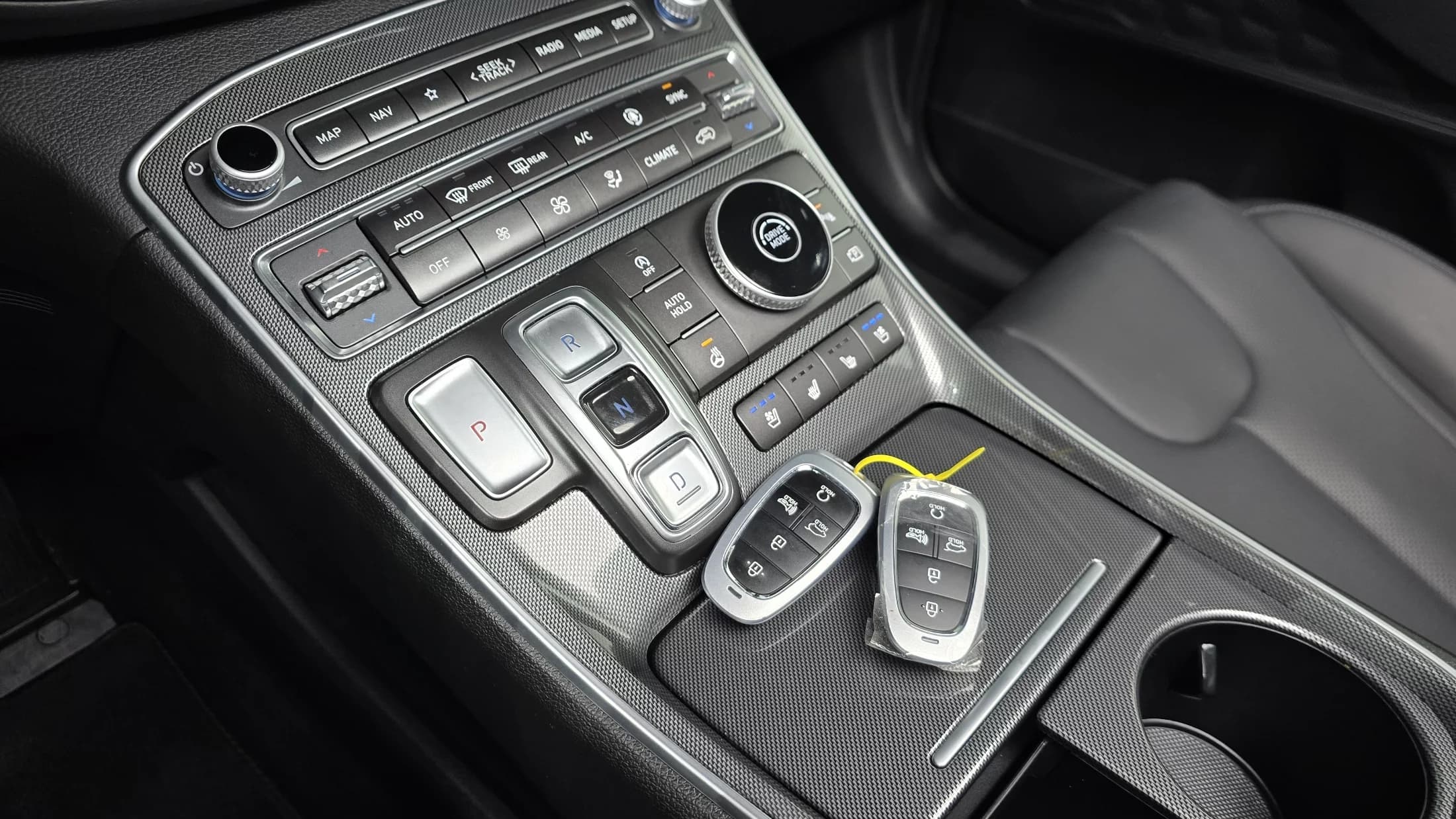 Hyundai Santa Fe Diesel 2.2 2WD Prestige, 2023 г. 26275 км. — фото 9