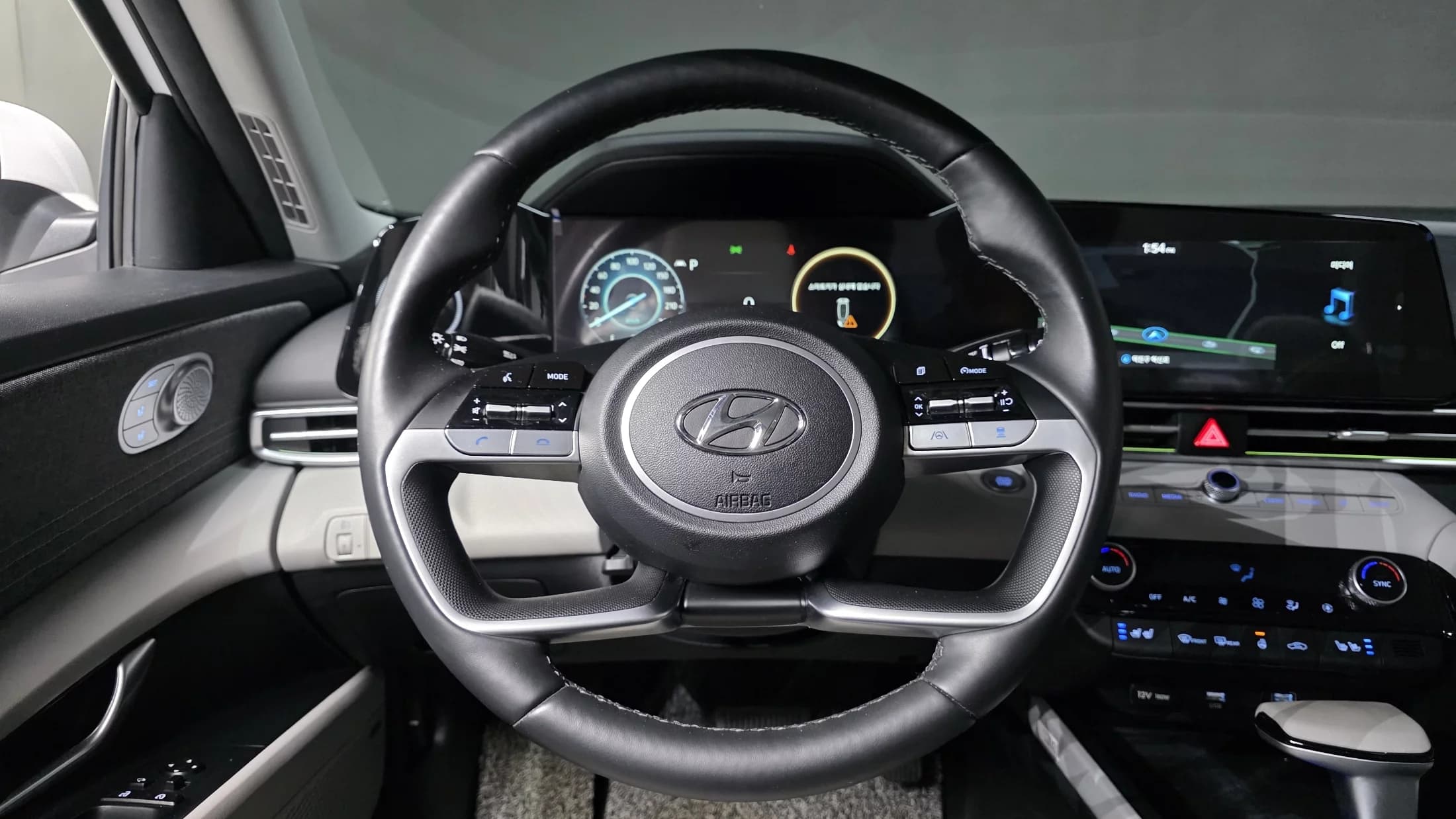 Hyundai AVANTE (Хендай Элантра) 1.6 Inspiration, 2023 г. 59101 км. — фото 14