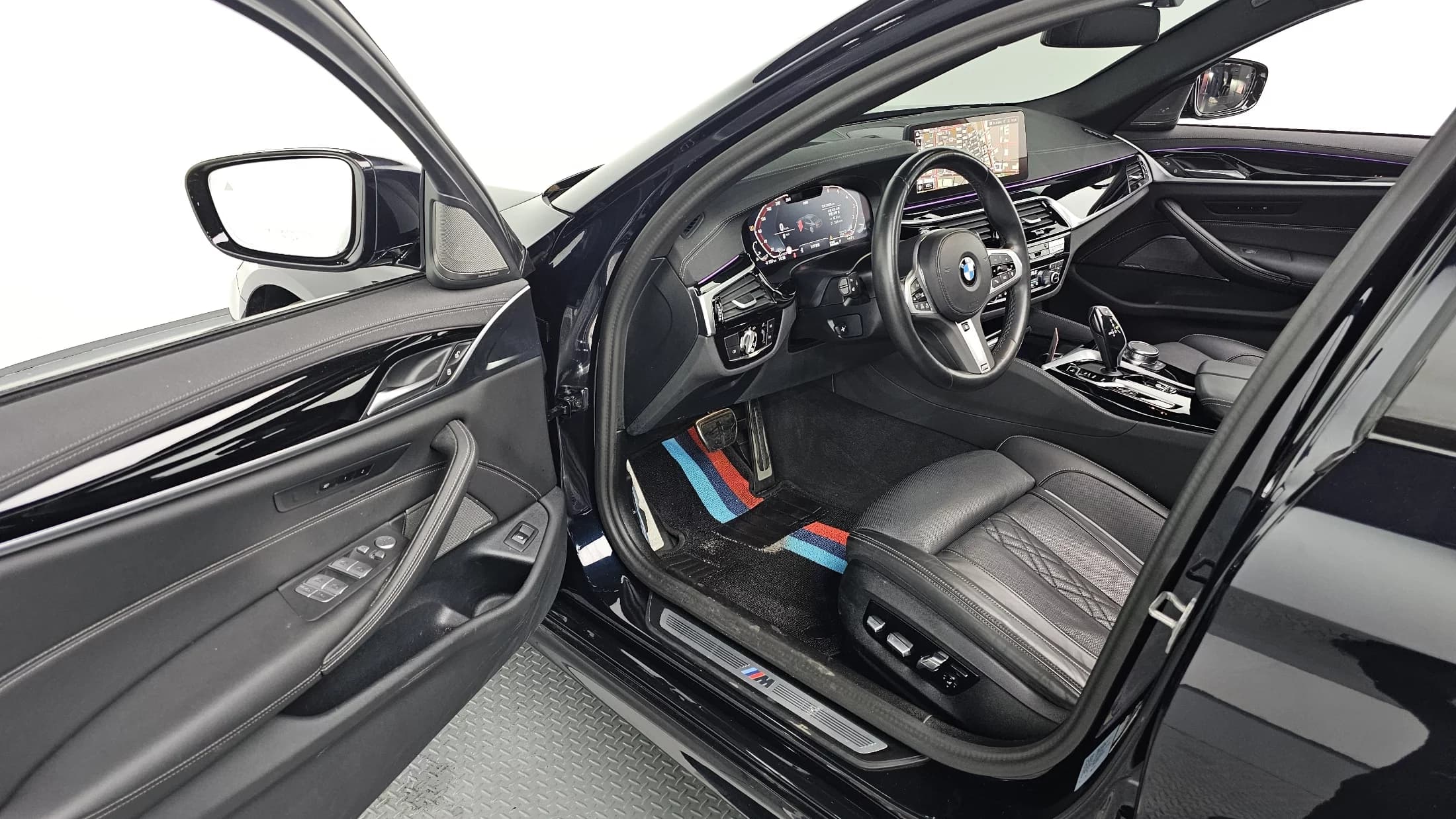 BMW 5-Series 530i M Sport Package, 2023 г. 34017 км. — фото 11