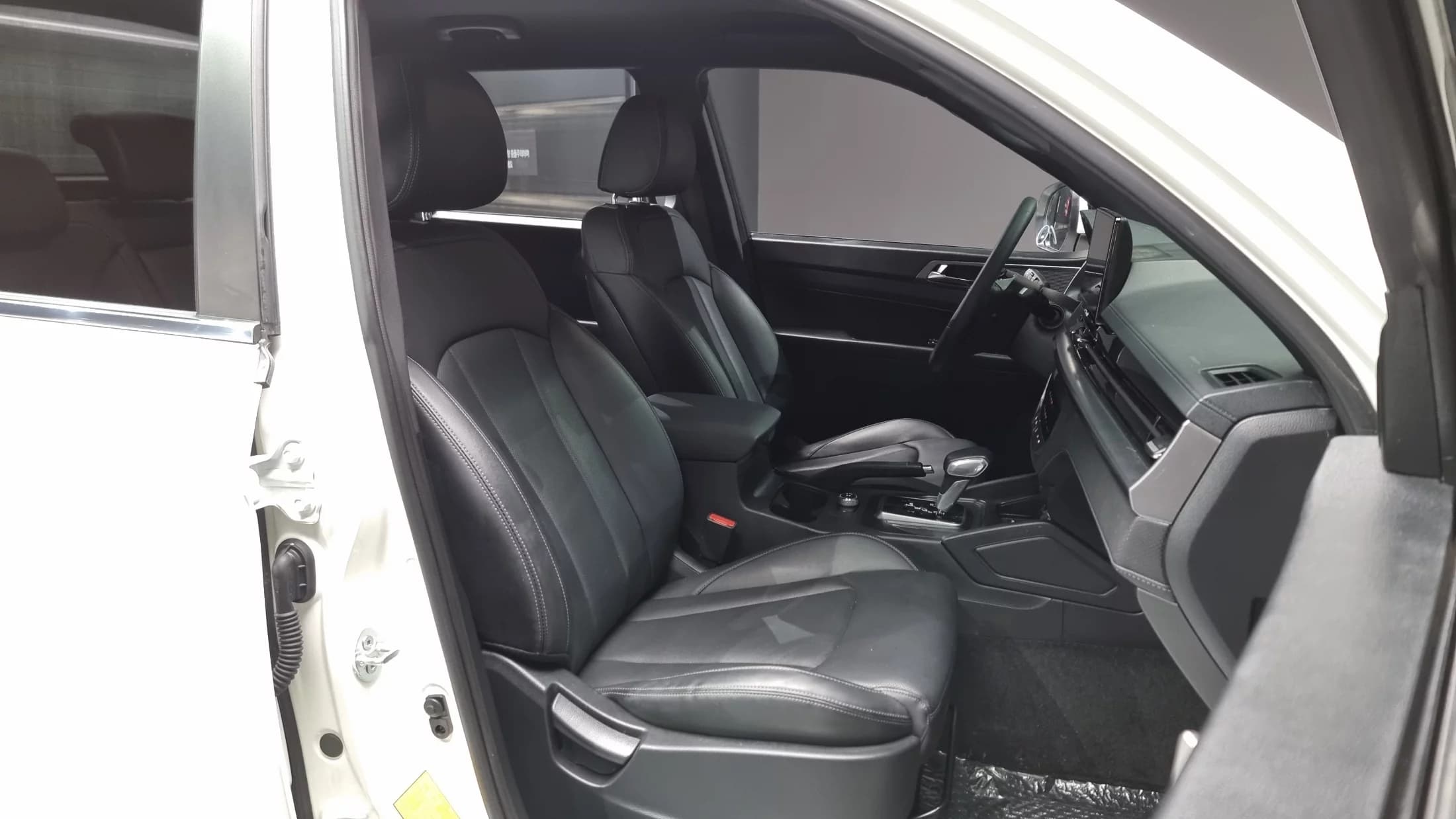 SsangYong Rexton Diesel 2.2 4WD Culman Prestige, 2023 г. 54172 км. — фото 10