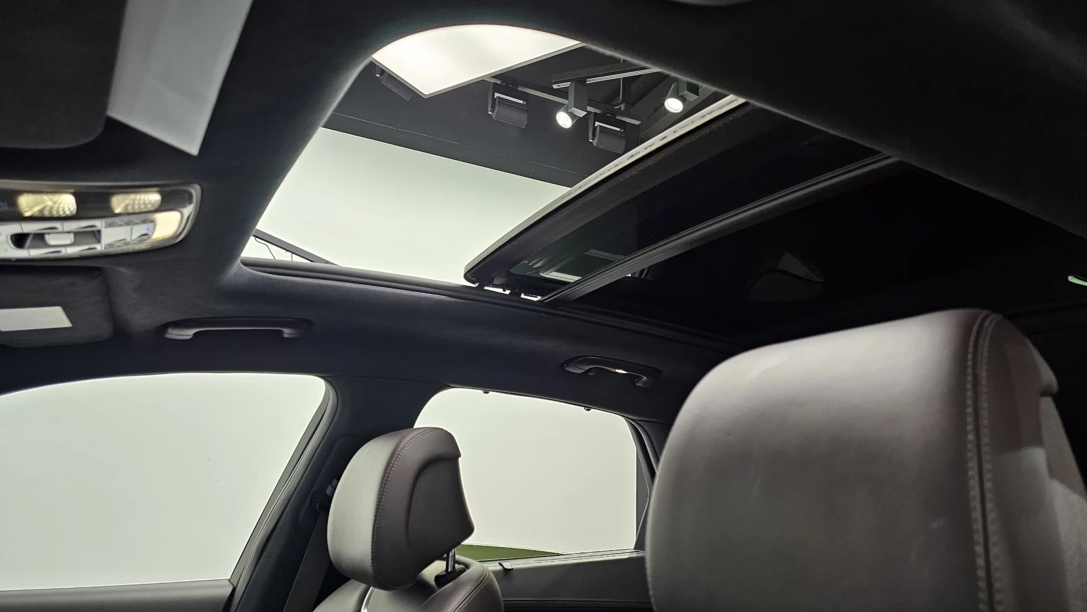 Genesis GV70 2.5T Gasoline AWD, 2021 г. 87320 км. — фото 19