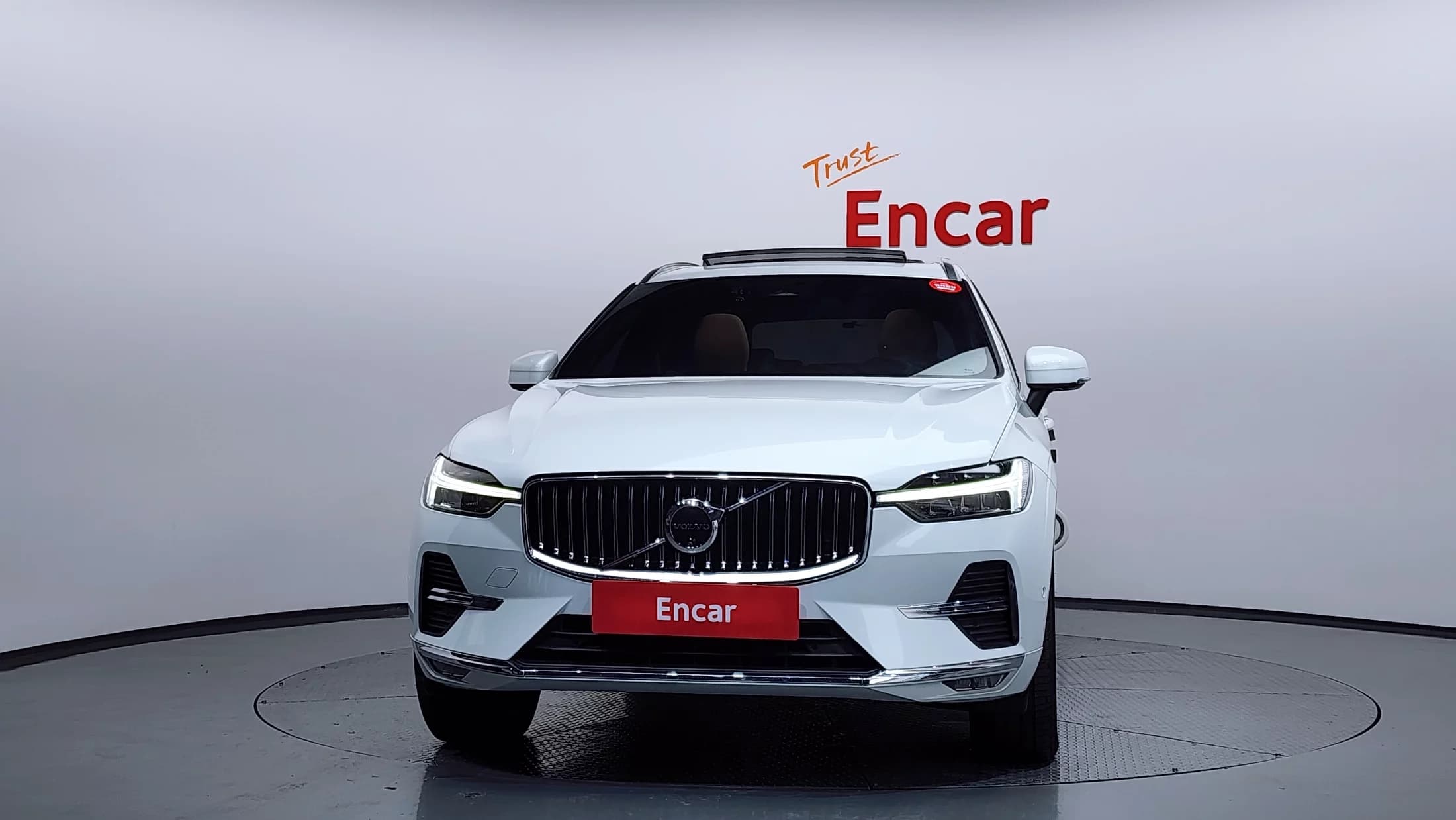 Volvo XC60 B6 Ultimate Bright, 2024 г. 61747 км. — фото 3