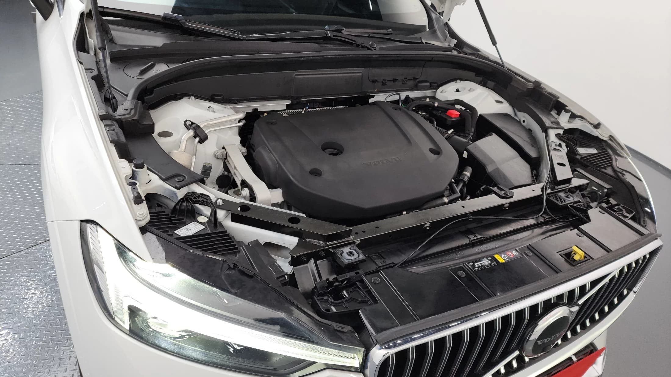 Volvo XC60 B6 Ultimate Bright, 2024 г. 61747 км. — фото 6