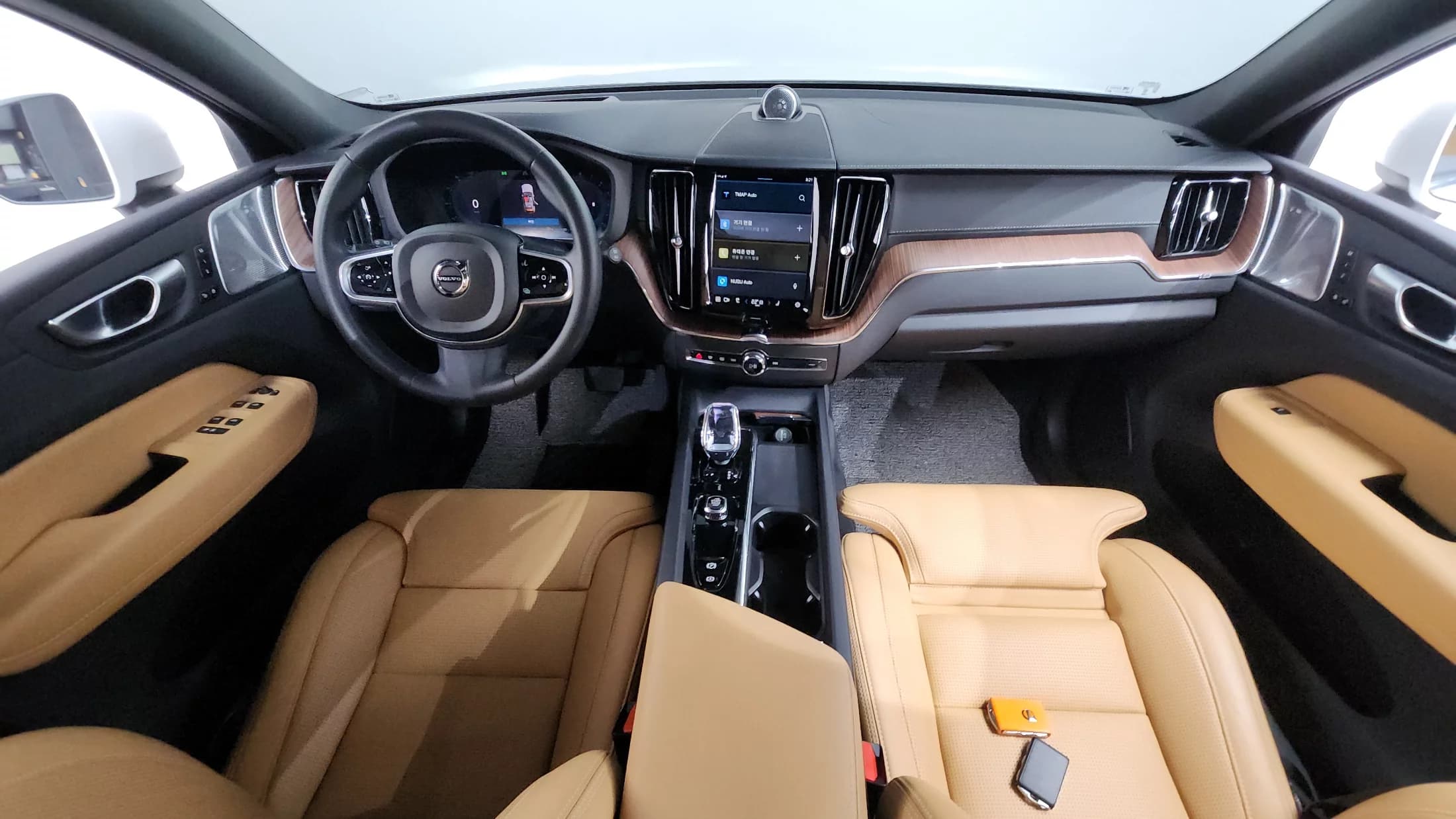 Volvo XC60 B6 Ultimate Bright, 2024 г. 61747 км. — фото 7