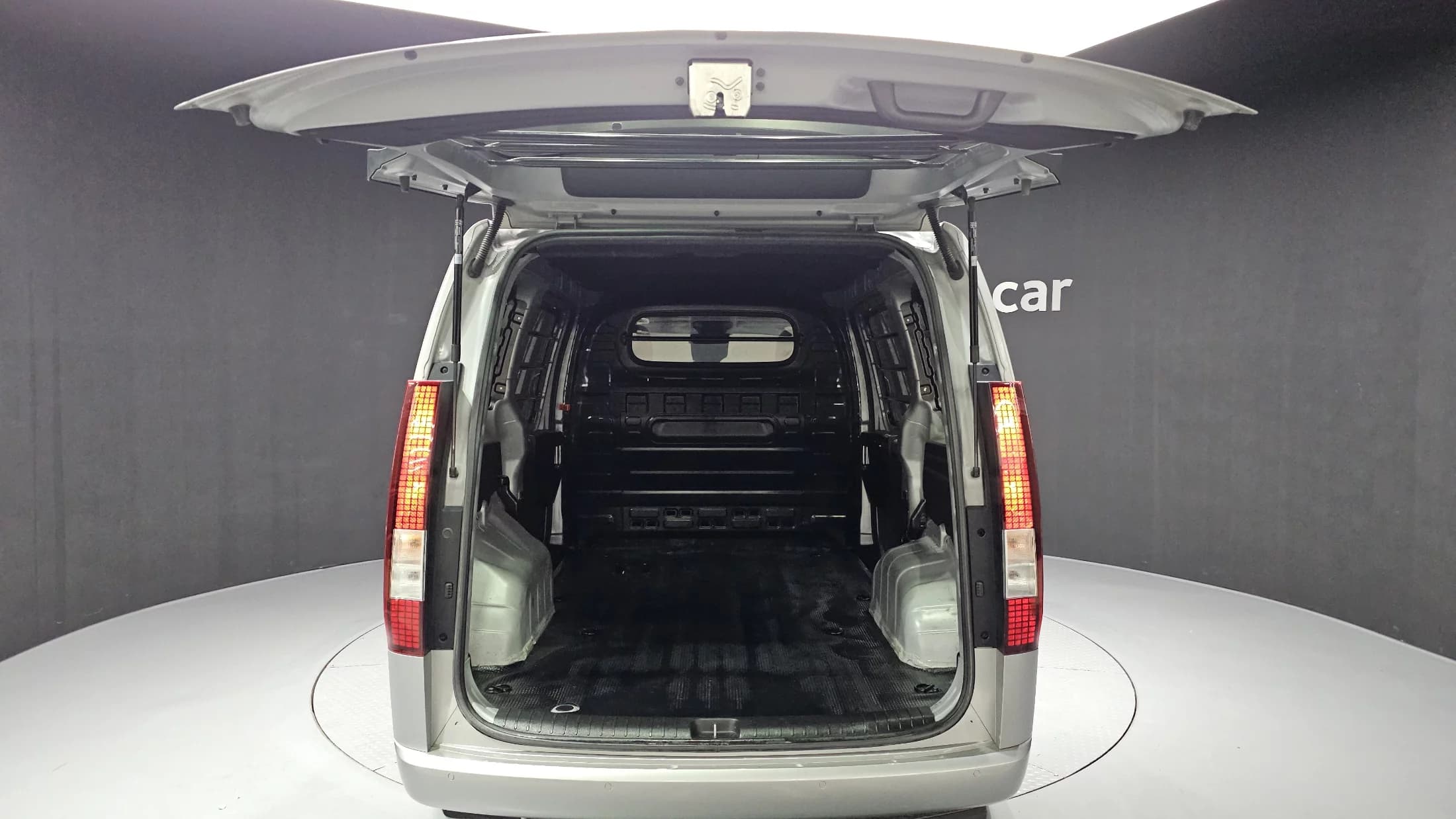 Hyundai Staria Cargo 3-Seater Modern, 2022 г. 151613 км. — фото 20