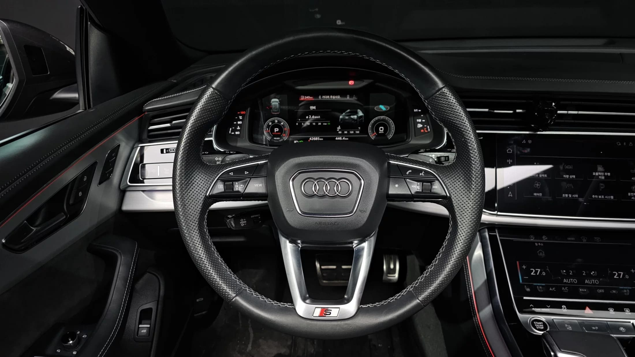 Audi Q8 50 TDI Quattro Premium, 2021 г. 42813 км. — фото 13