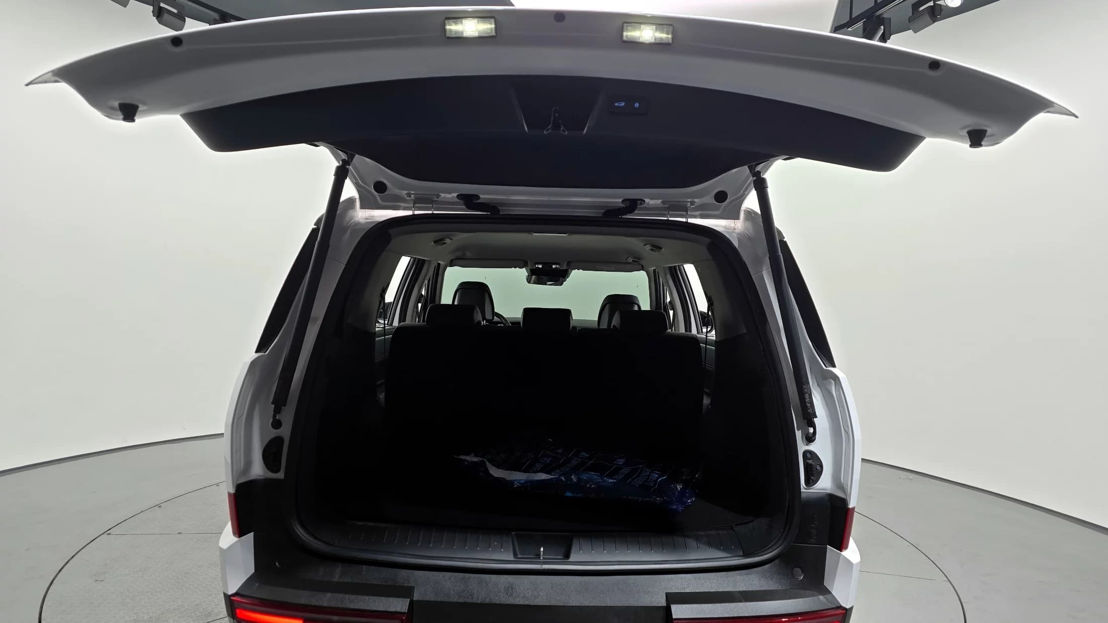 Hyundai Santa Fe HEV 1.6 2WD Prestige, гибрид, 2023 г. 34826 км. — фото 20