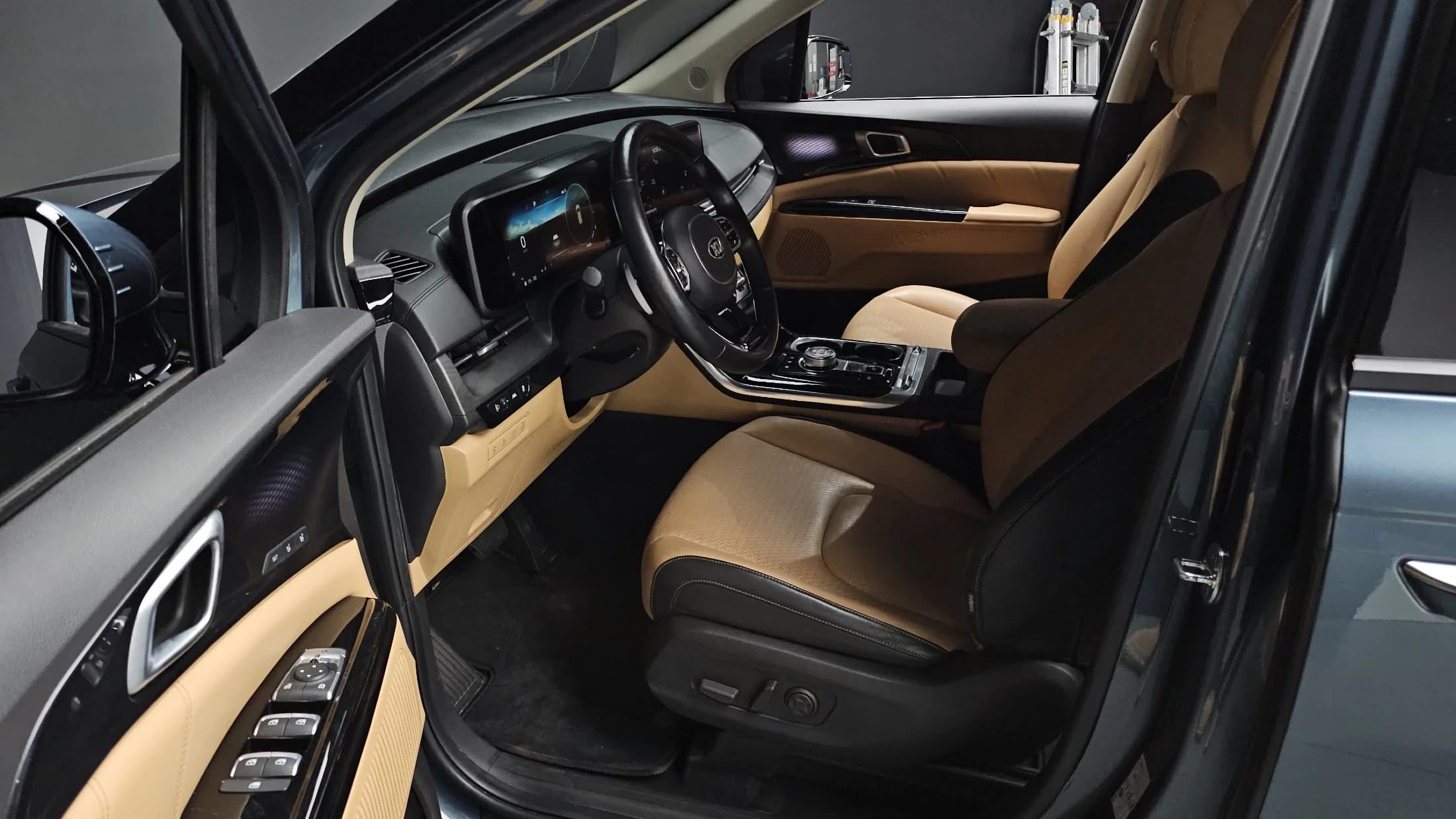 Kia Carnival 9-Seater Signature, 2021 г. 74819 км. — фото 11