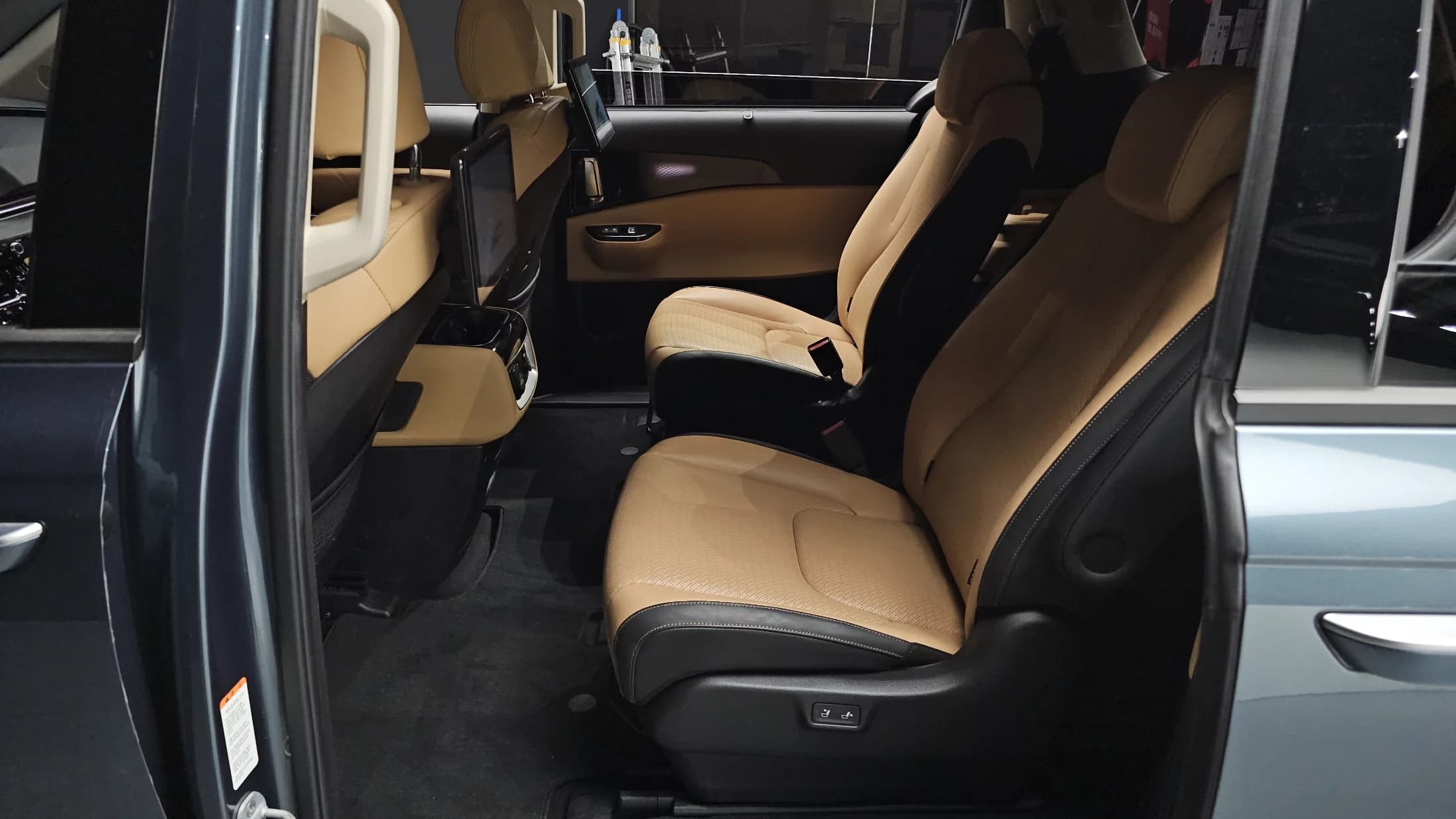 Kia Carnival 9-Seater Signature, 2021 г. 74819 км. — фото 12