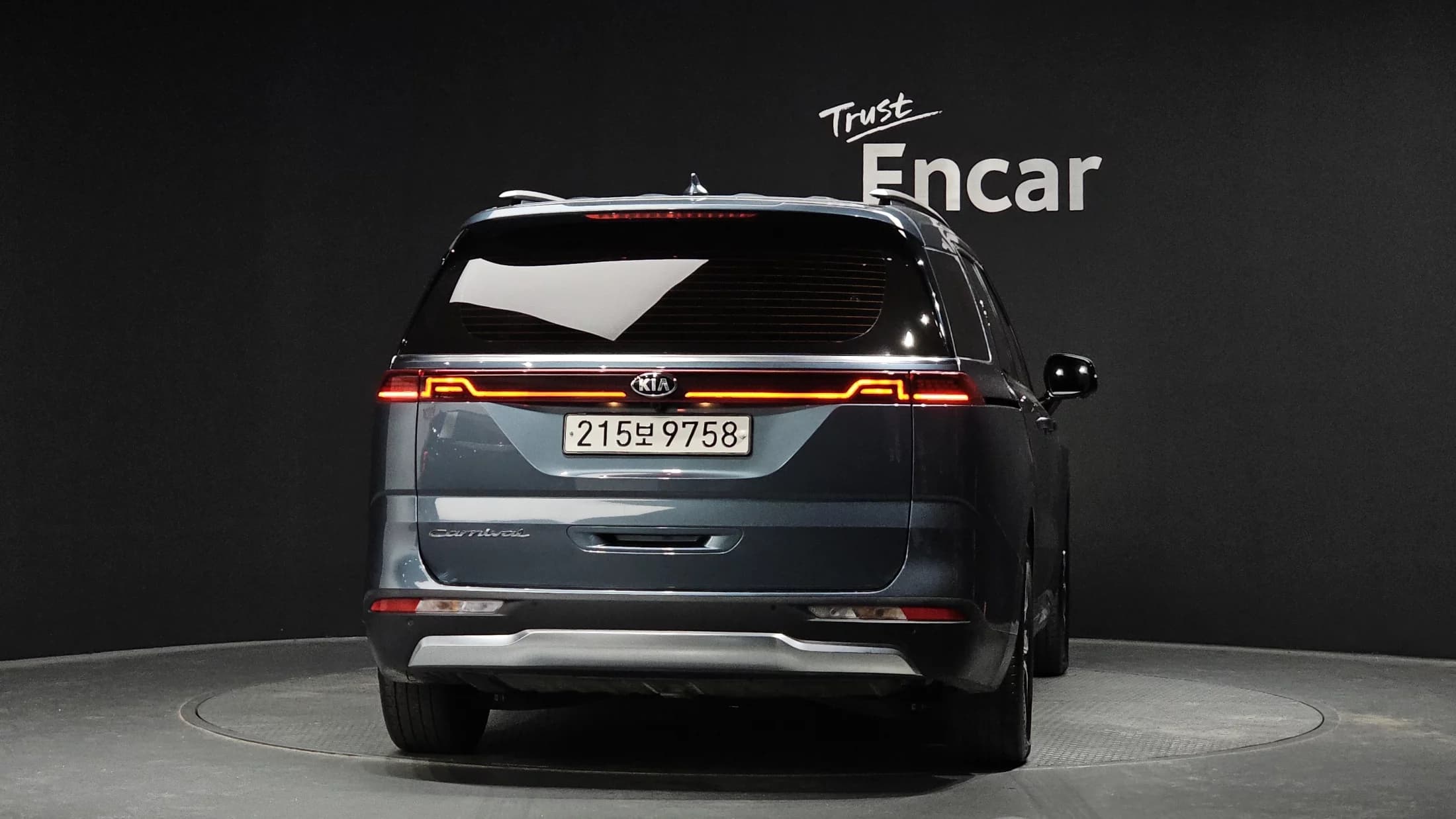 Kia Carnival 9-Seater Signature, 2021 г. 74819 км. — фото 4
