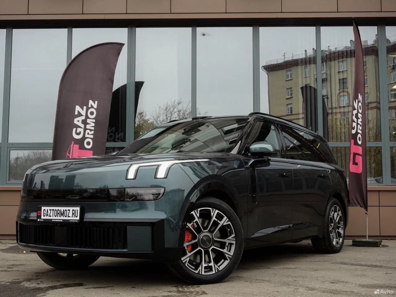 Lynk & Co 900 2.0hyb 4WD AT (734 л.с.) 2025 г. 12 км