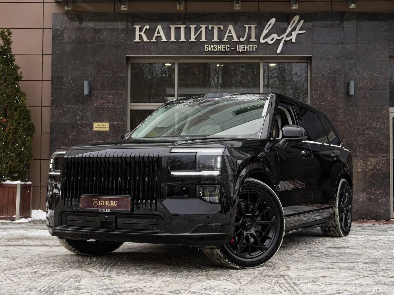 Zeekr 9X 2.0hyb 4WD AT (898 л.с.) 2025 г. 9 км