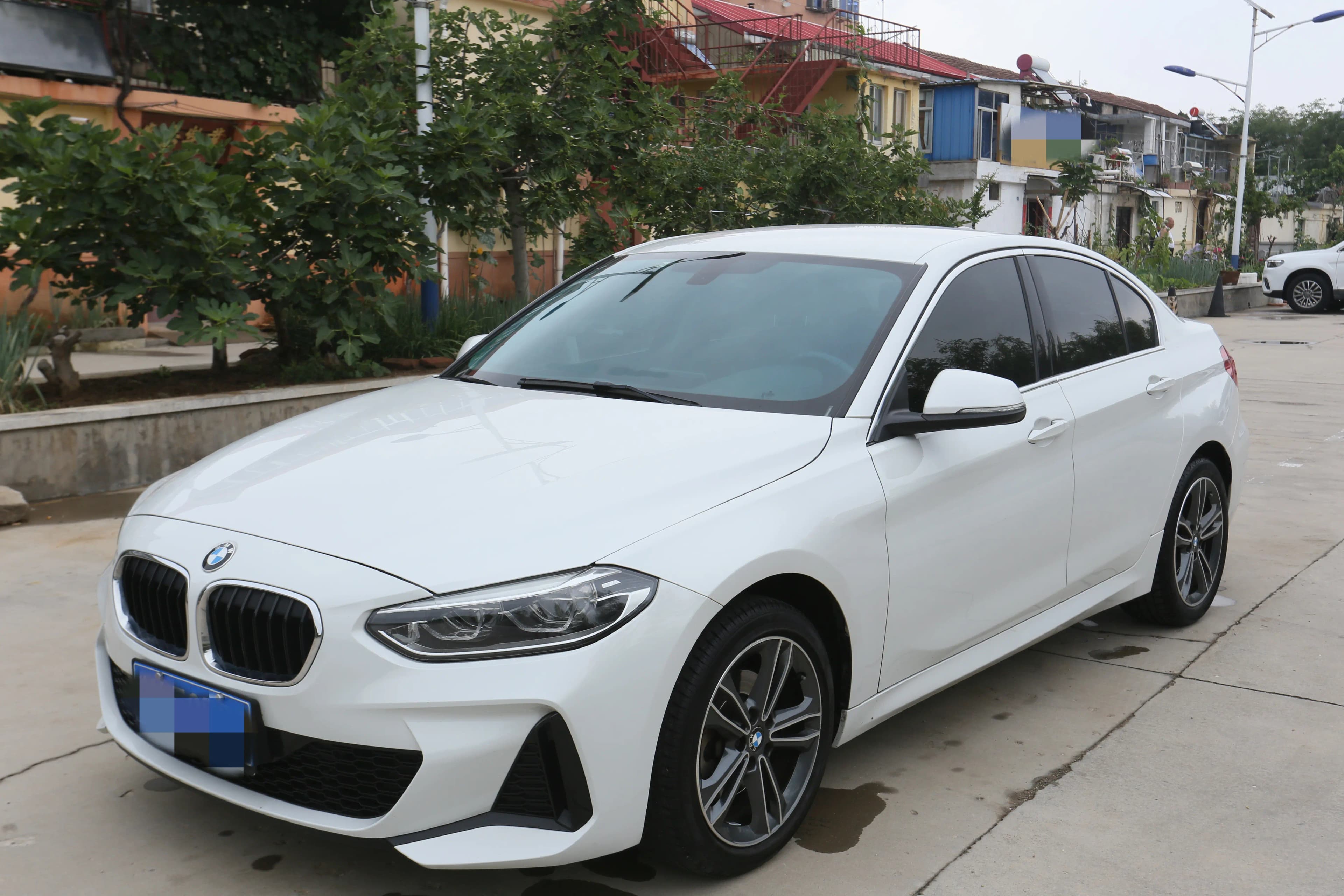 BMW 1 Series 2021 г. 80000 км.