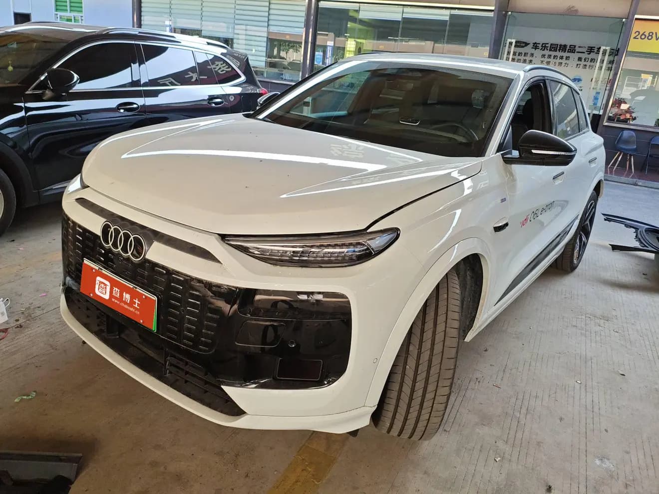 Audi Q6L e-tron 2025 г. 4056 км.