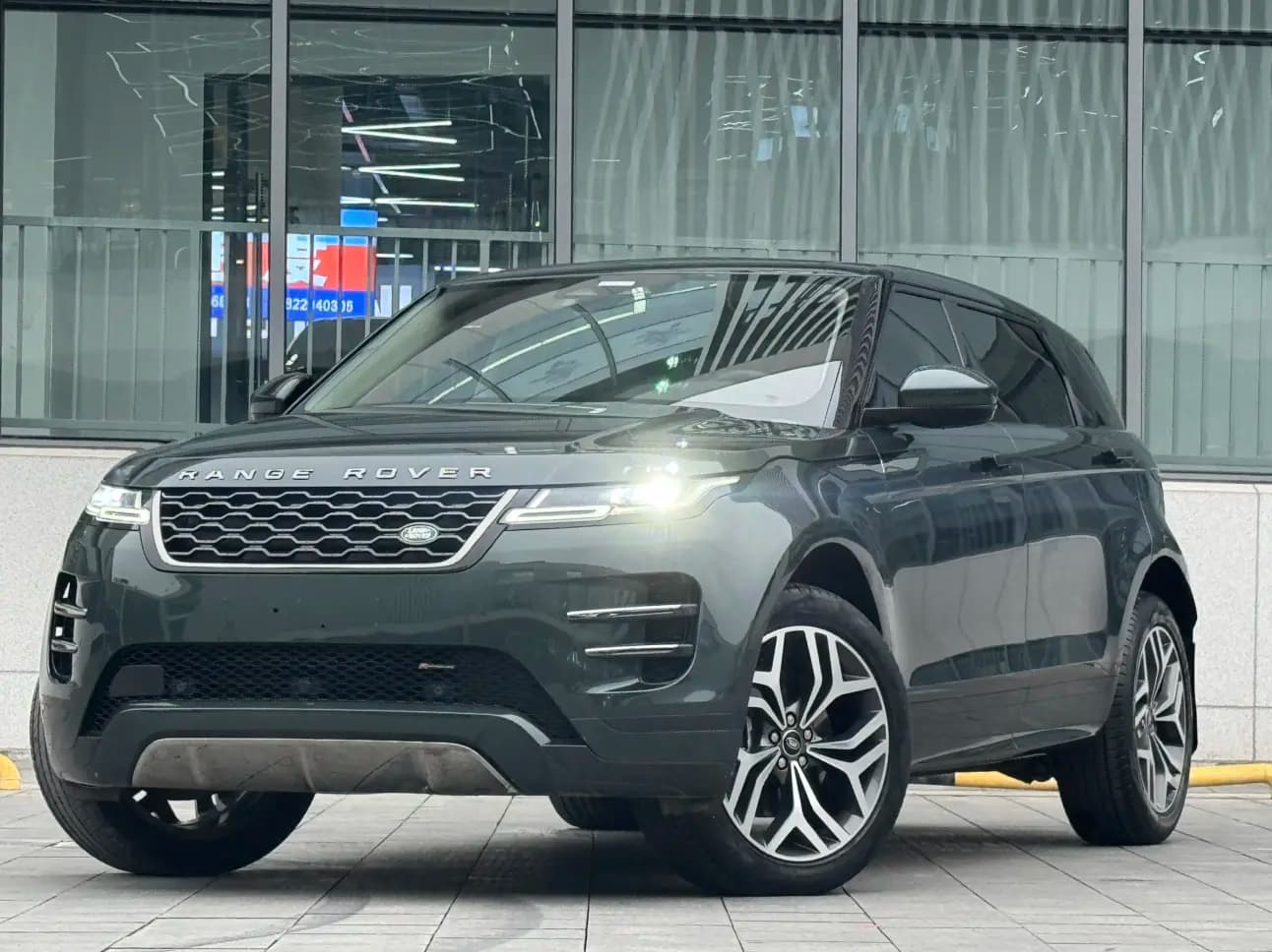 Land Rover Range Rover Evoque 2023 г. 41123 км.