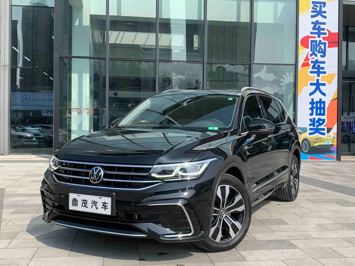 Volkswagen Tiguan L 2022 г. 12898 км.