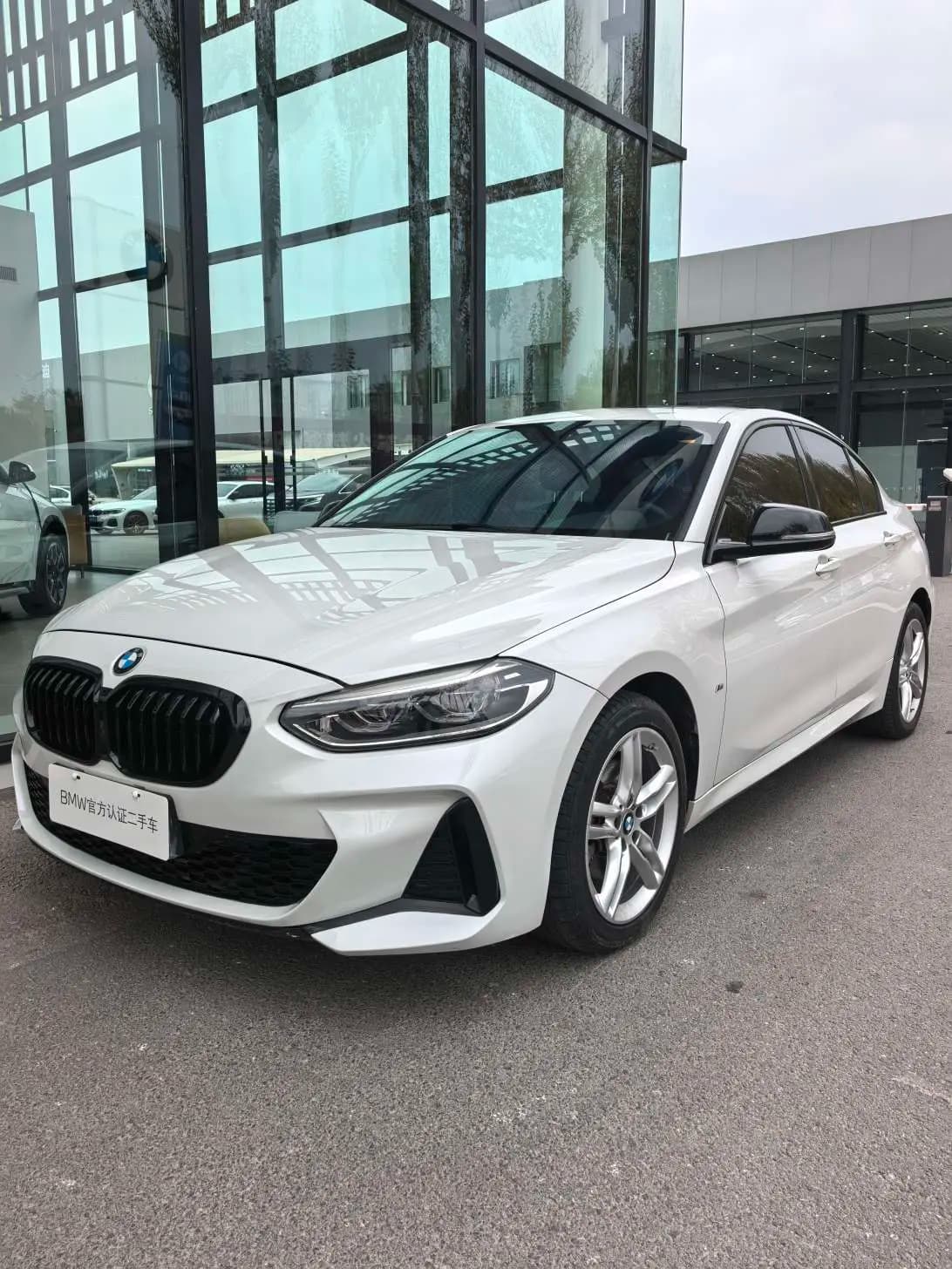 BMW 1 Series 2023 г. 66610 км.
