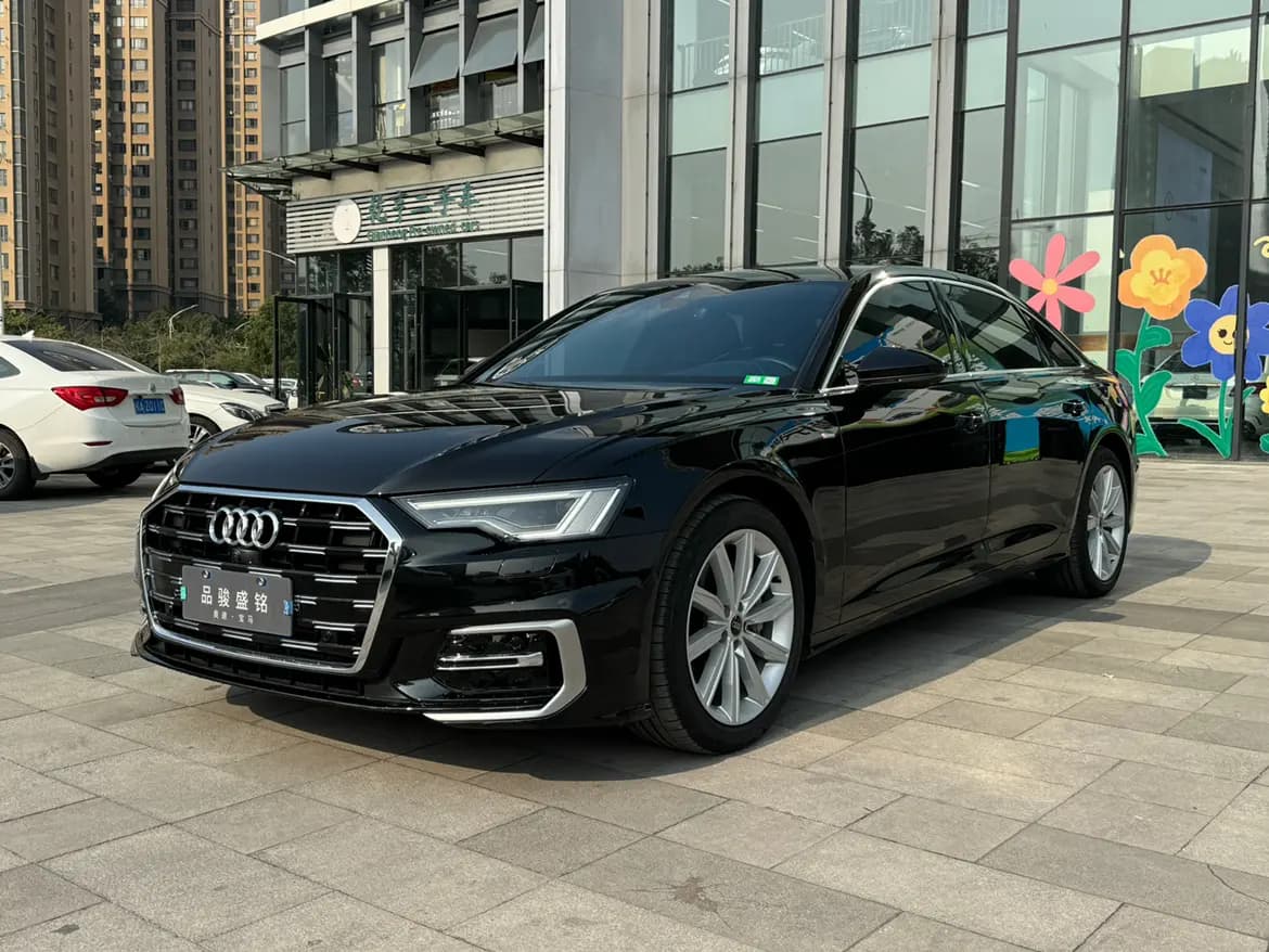 Audi A6L 2024 г. 20918 км.