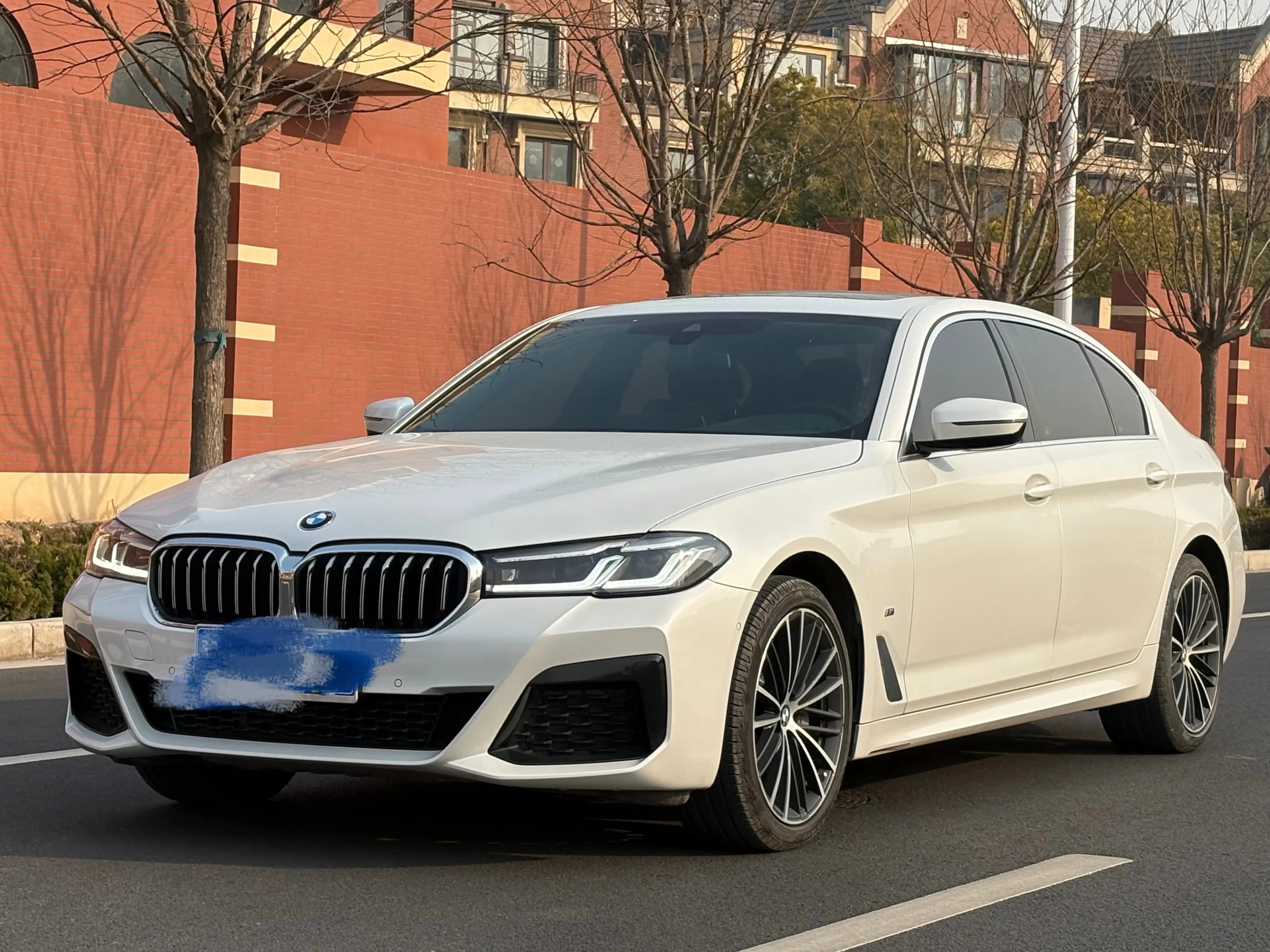 BMW 5 Series 2021 г. 38053 км.