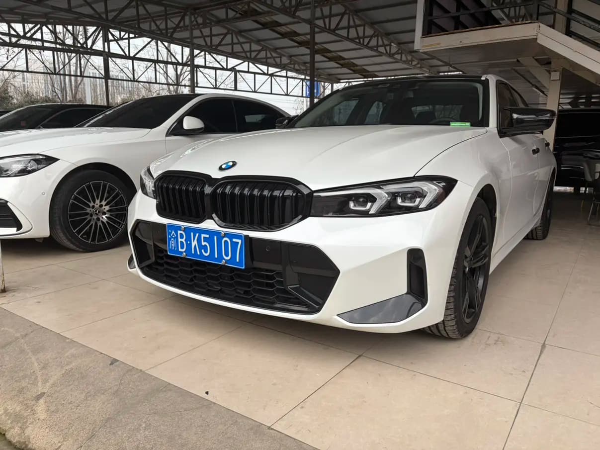 BMW 3 Series 2023 г. 38124 км.