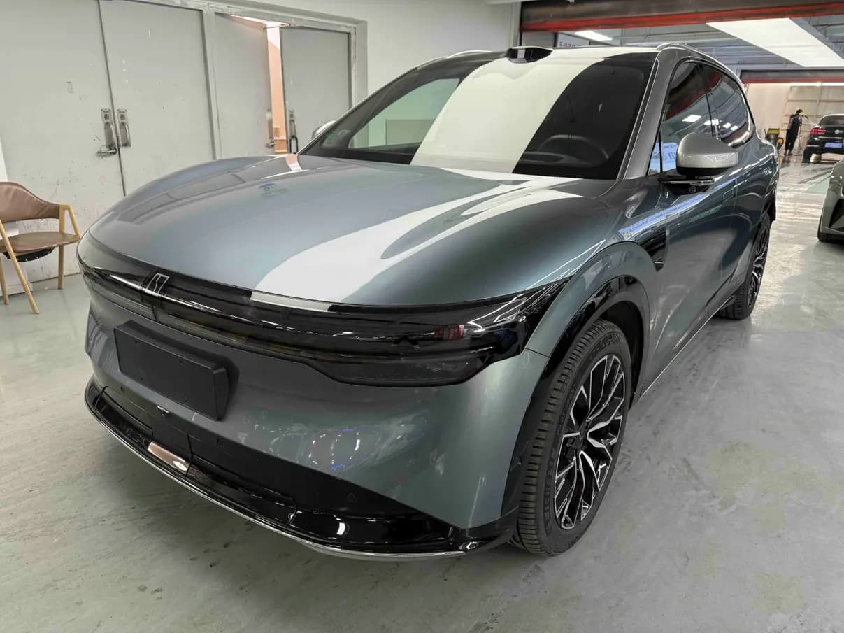 ZEEKR 7X 2024 г. 15055 км.