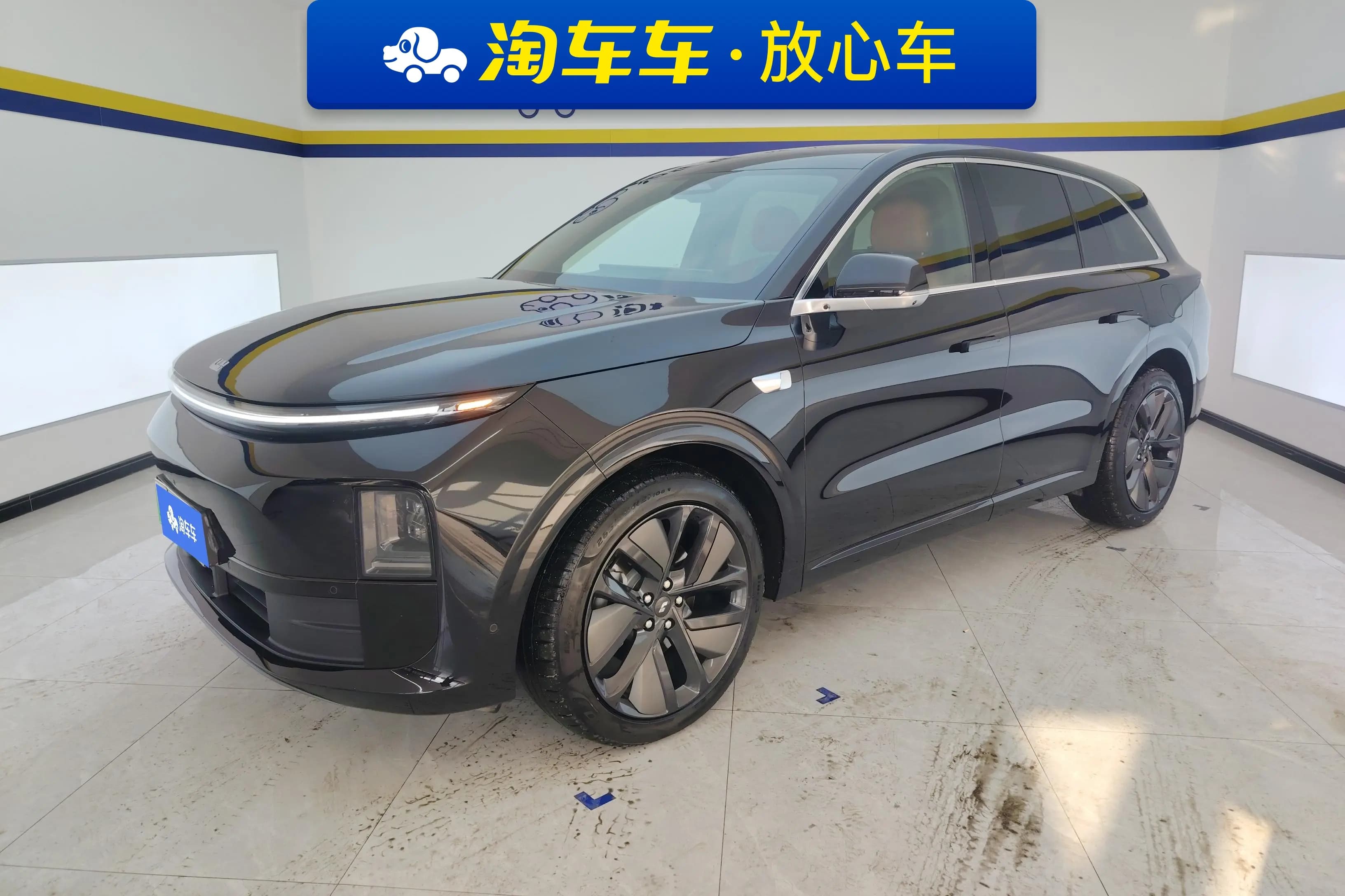 Lixiang L6 2025 г. 29355 км.