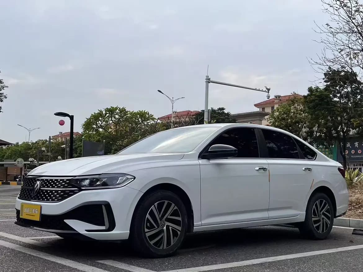 Volkswagen Lavida 2023 г. 28138 км.