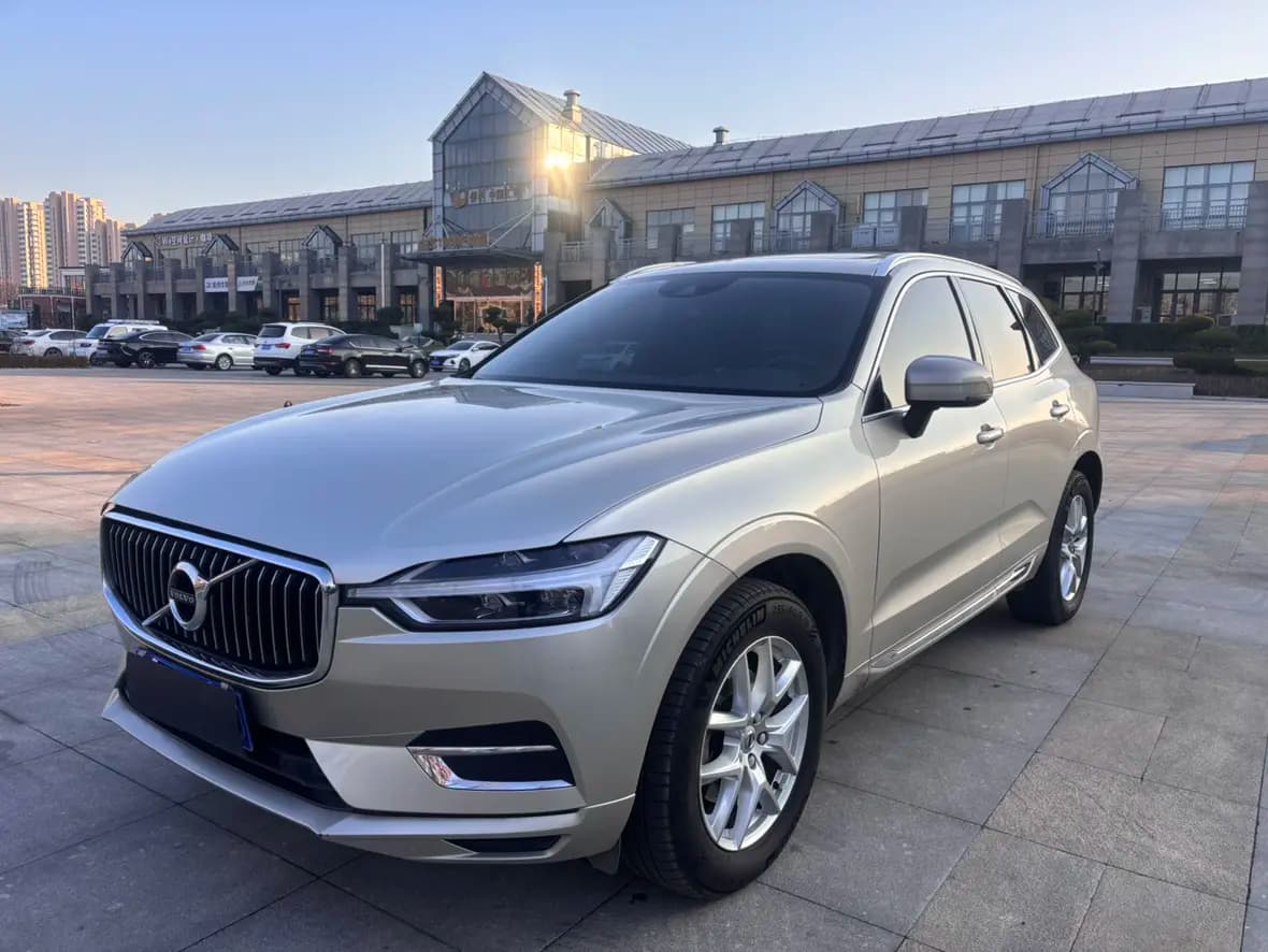 Volvo XC60 2021 г. 82535 км.