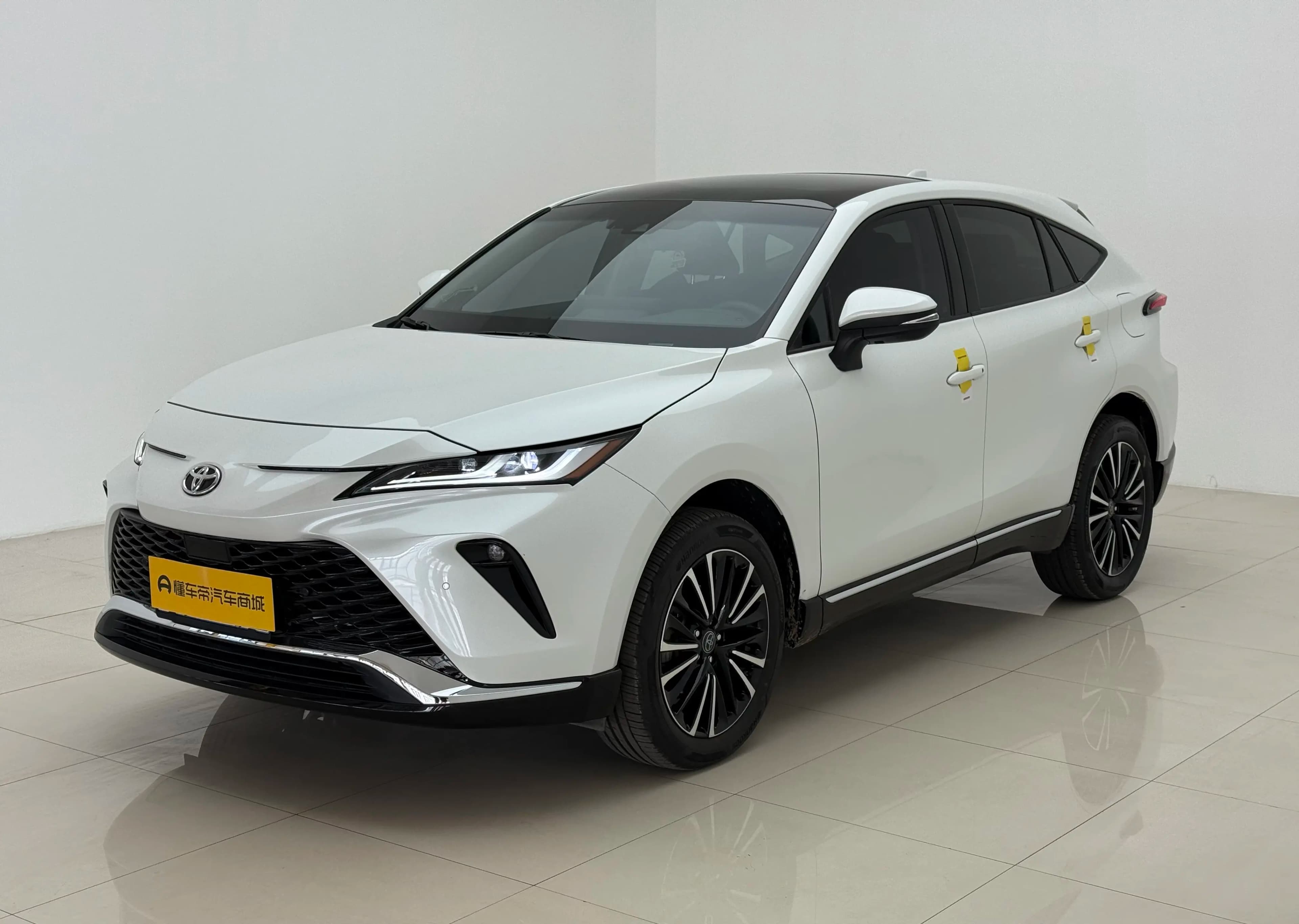 Toyota Venza 2024 г. 23385 км.