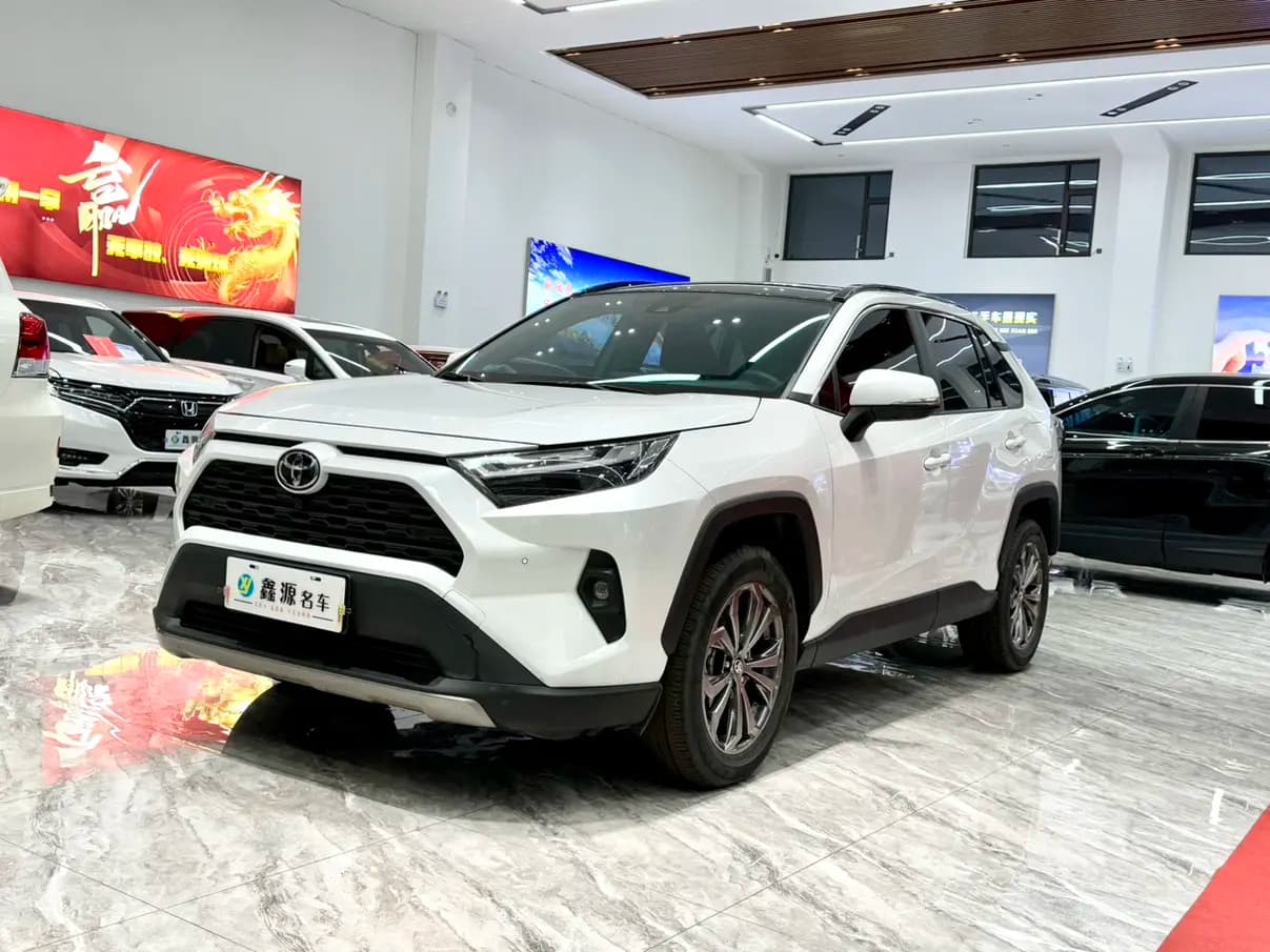 Toyota RAV4 2024 г. 19064 км.