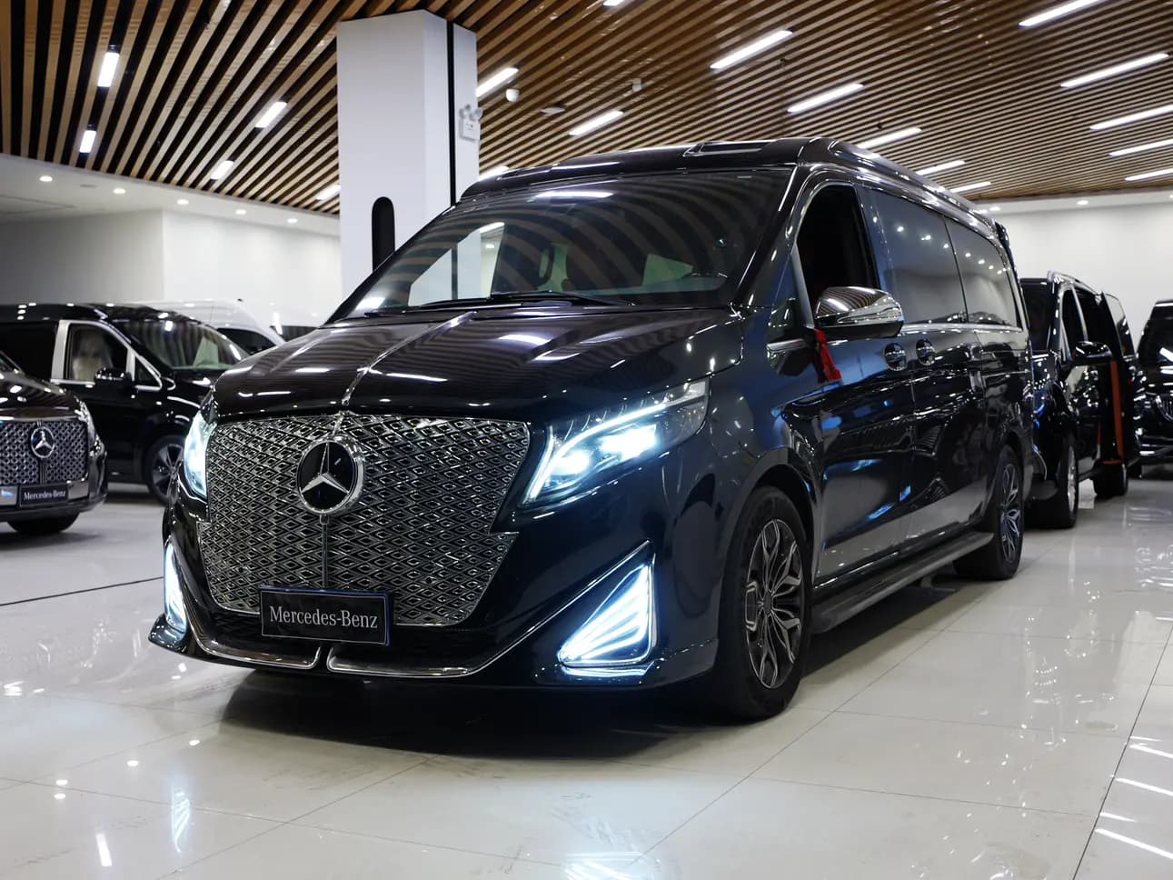 Mercedes-Benz Mercedes Benz V Class 2023 г. 30105 км.