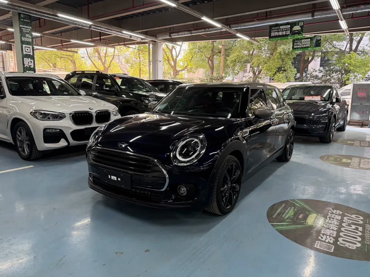 MINI CLUBMAN 2022 г. 19115 км.