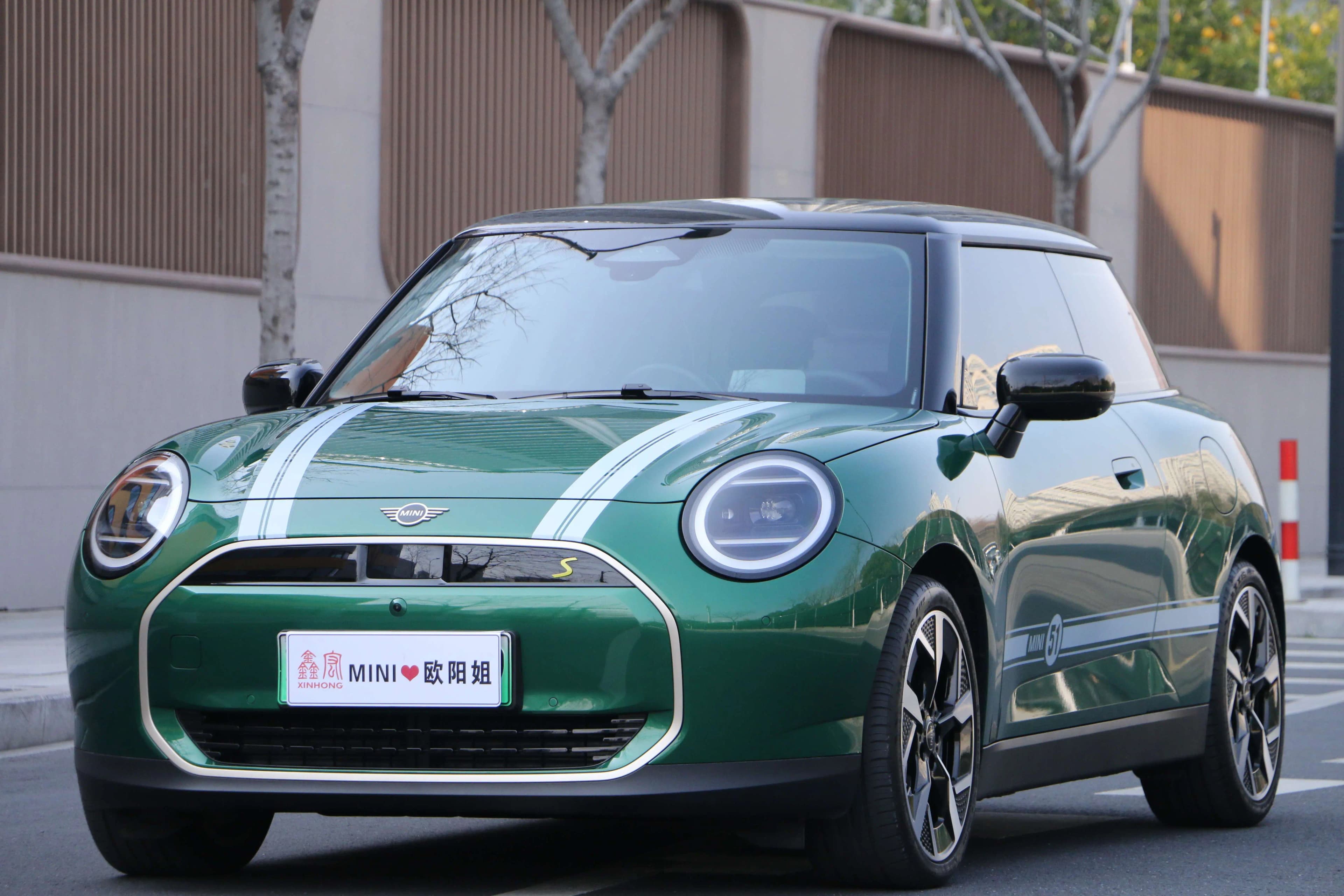 MINI ELECTRIC COOPER 2025 г. 15015 км.
