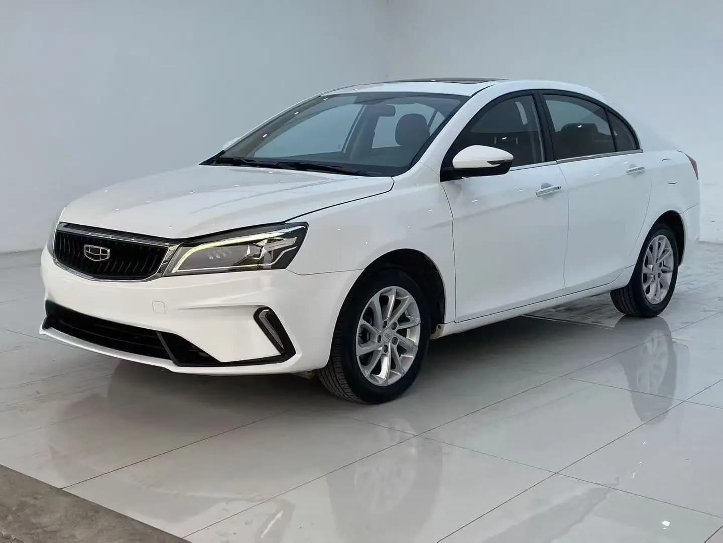 Geely Emgrand 2021 г. 61120 км.