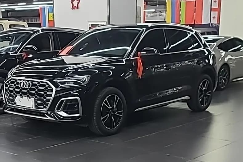 Audi Q5L 2023 г. 50028 км.
