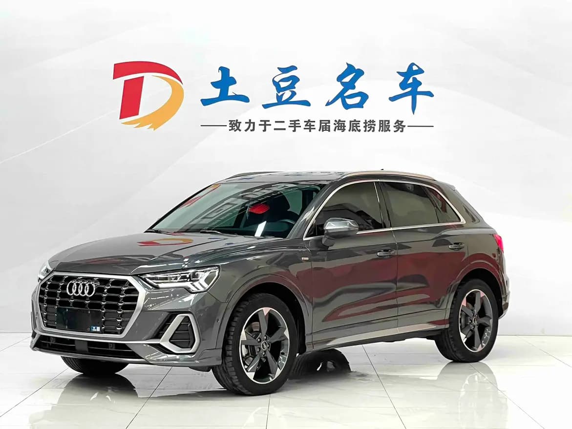Audi Q3 2022 г. 42185 км.