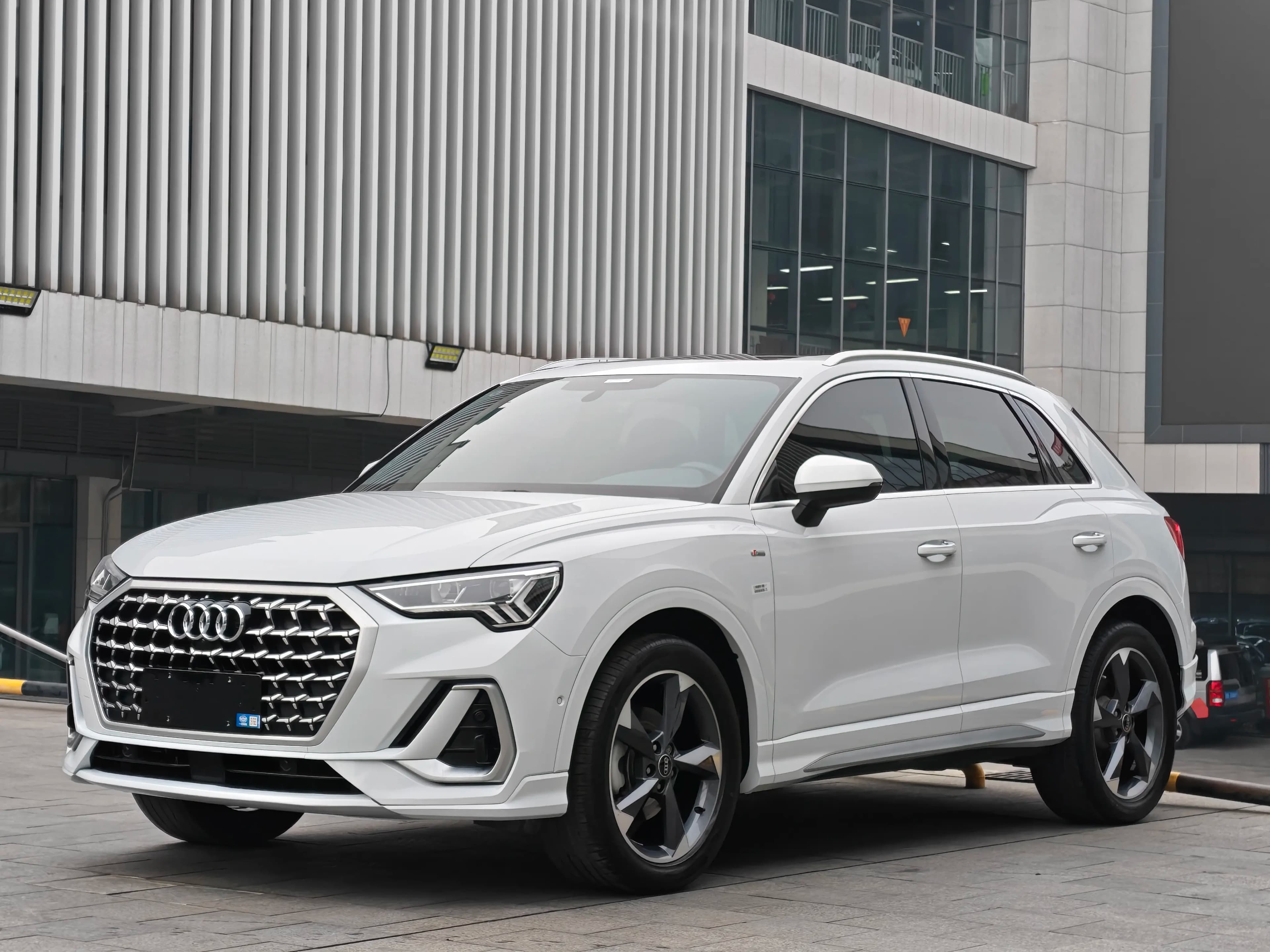 Audi Q3 2024 г. 28092 км.