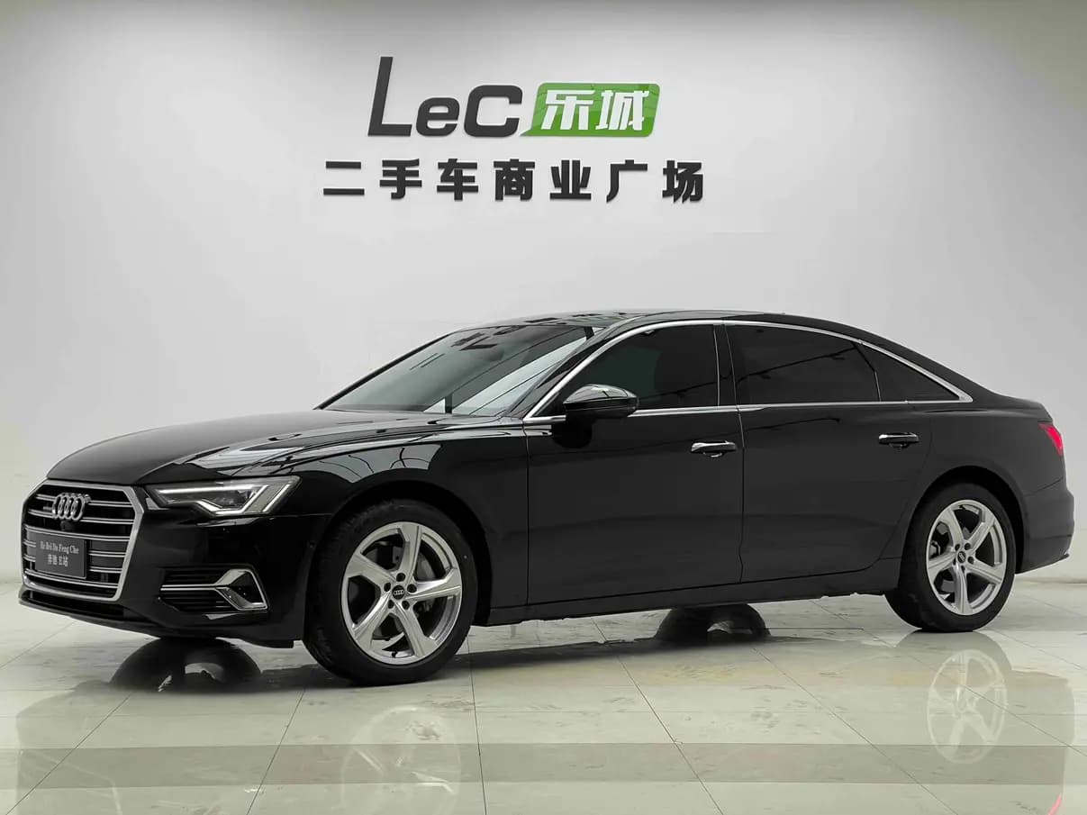 Audi A6L 2024 г. 13119 км.