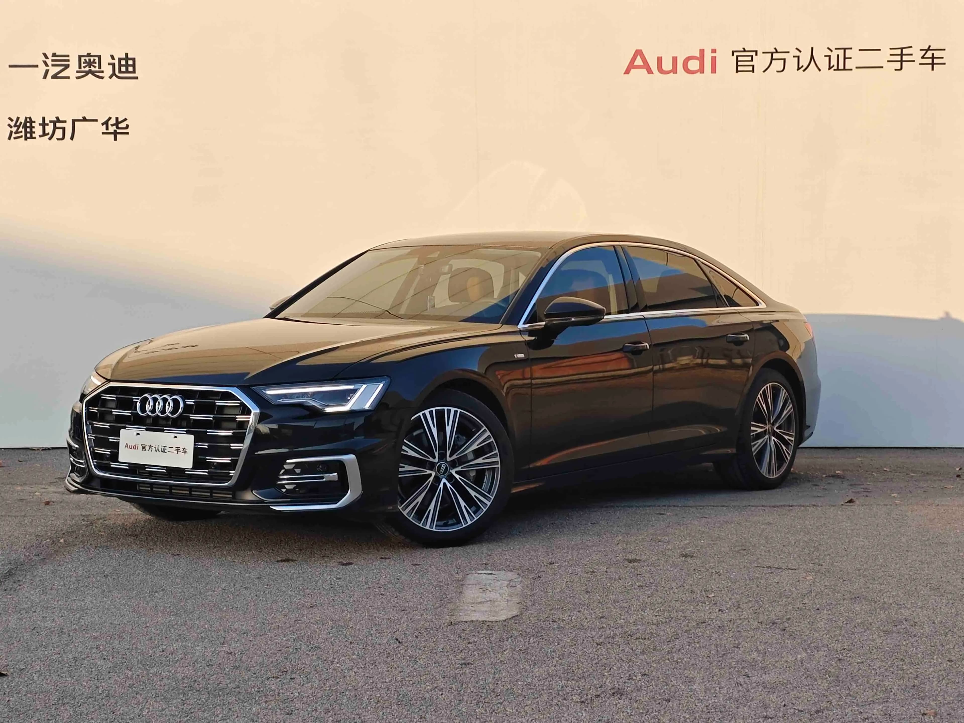 Audi A6L 2025 г. 2137 км.