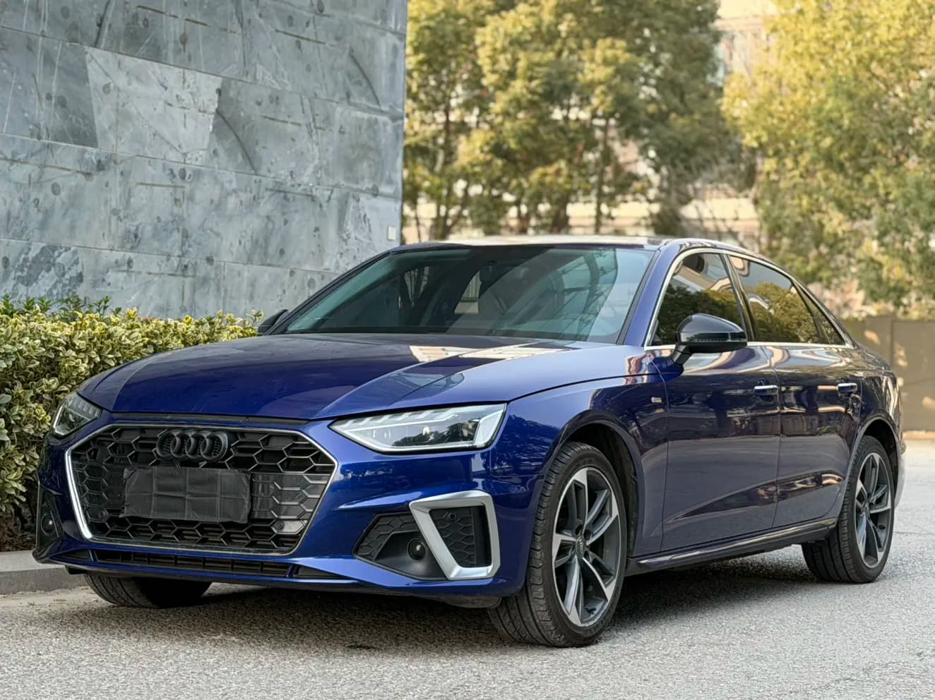 Audi A4L 2021 г. 94100 км.
