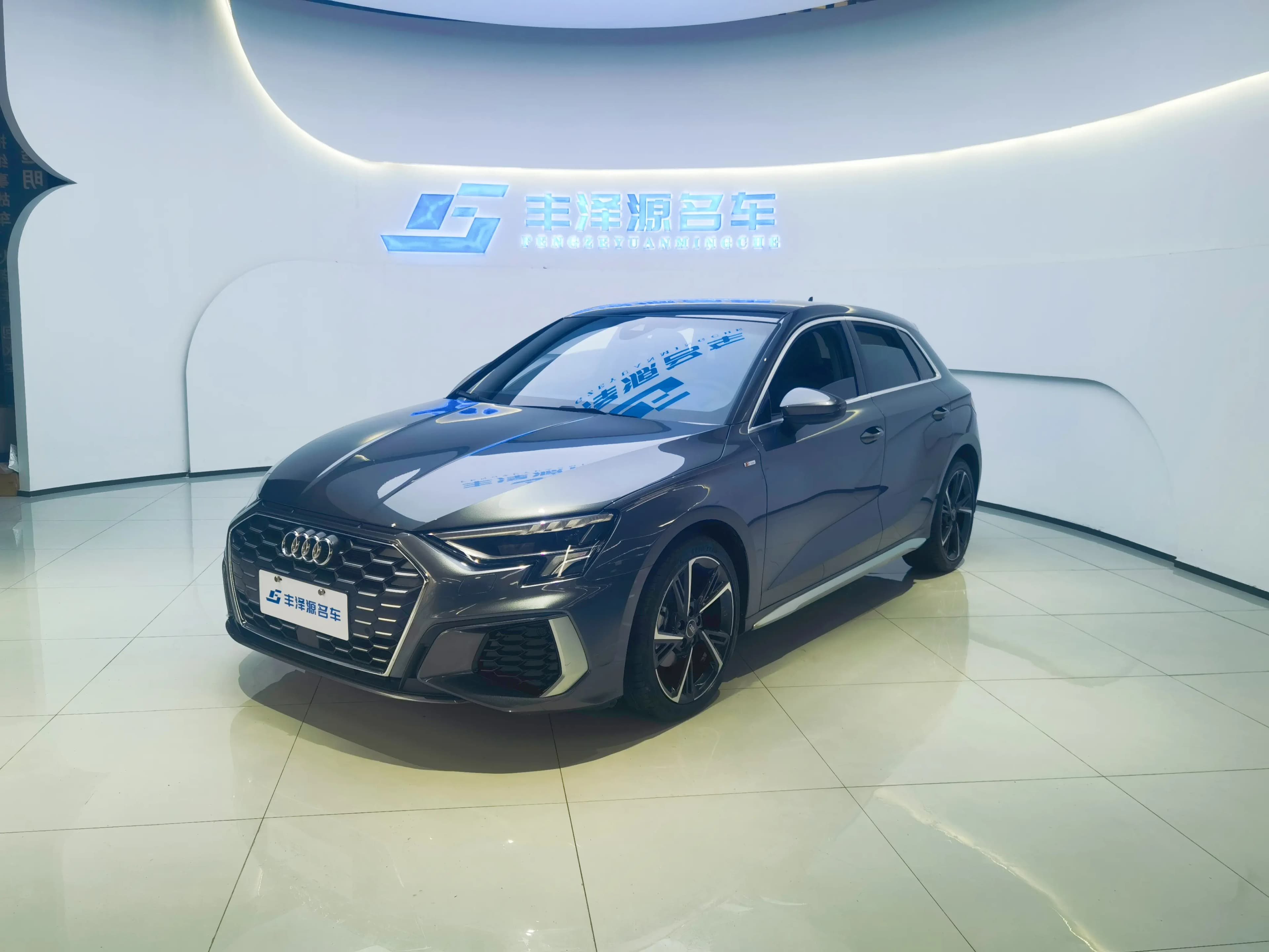 Audi A3 2024 г. 12837 км.
