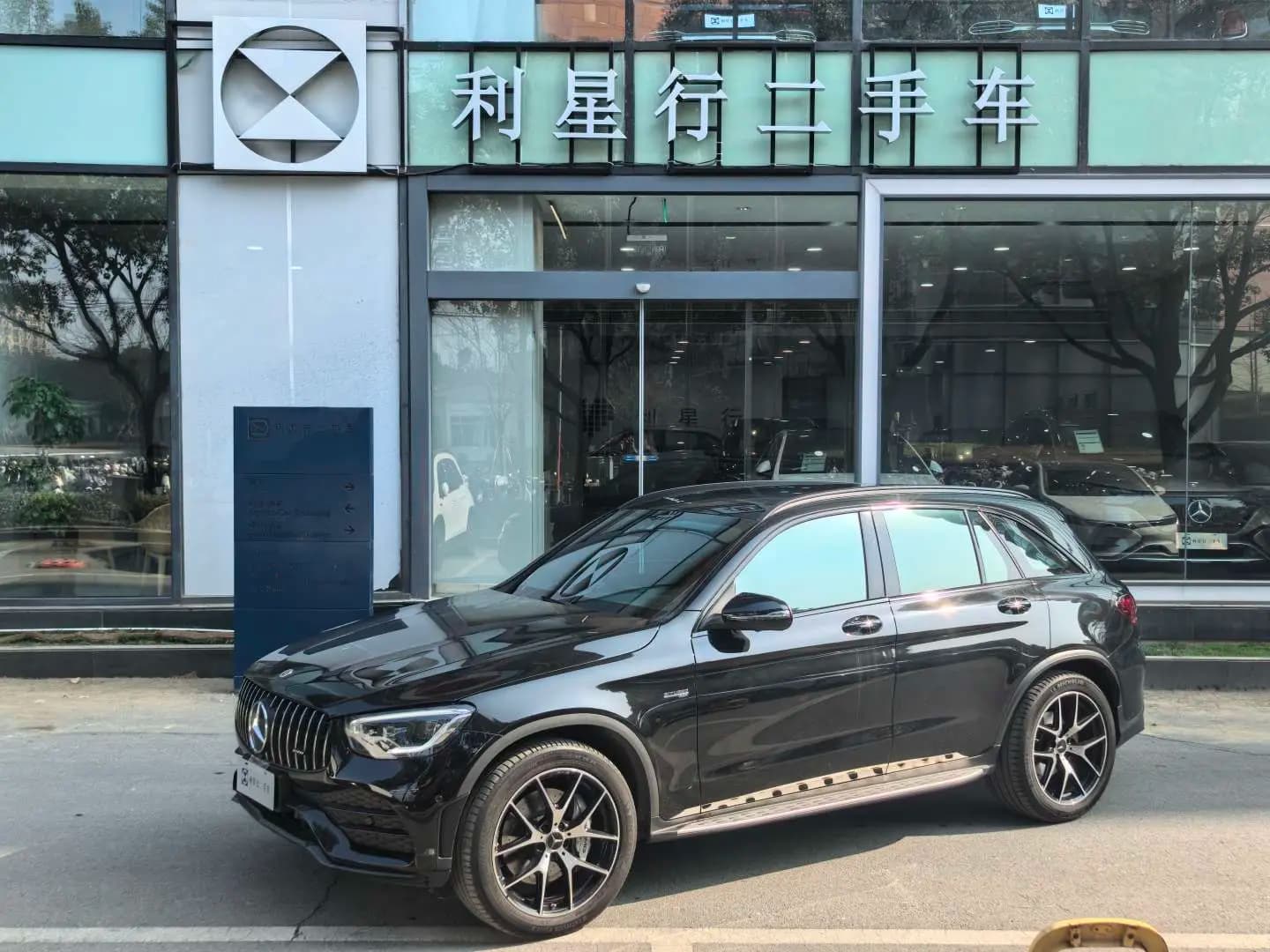 Mercedes-Benz GLC AMG 2023 г. 10066 км.