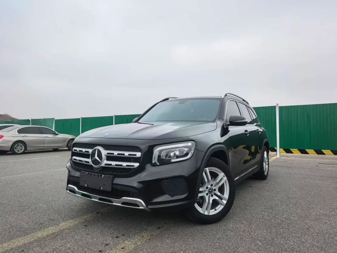 Mercedes-Benz GLB 2022 г. 64135 км.