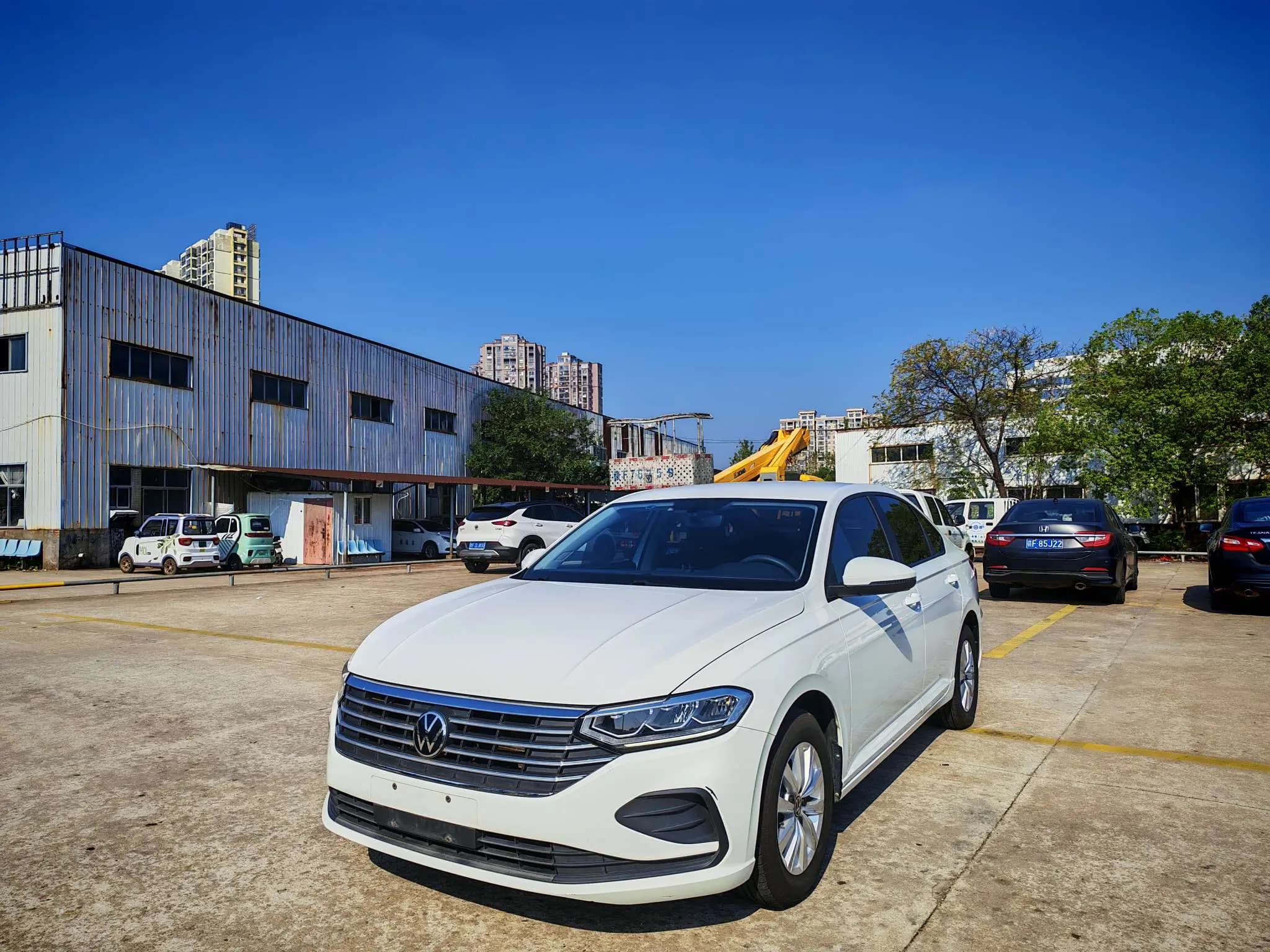 Volkswagen Lavida 2023 г. 40020 км.