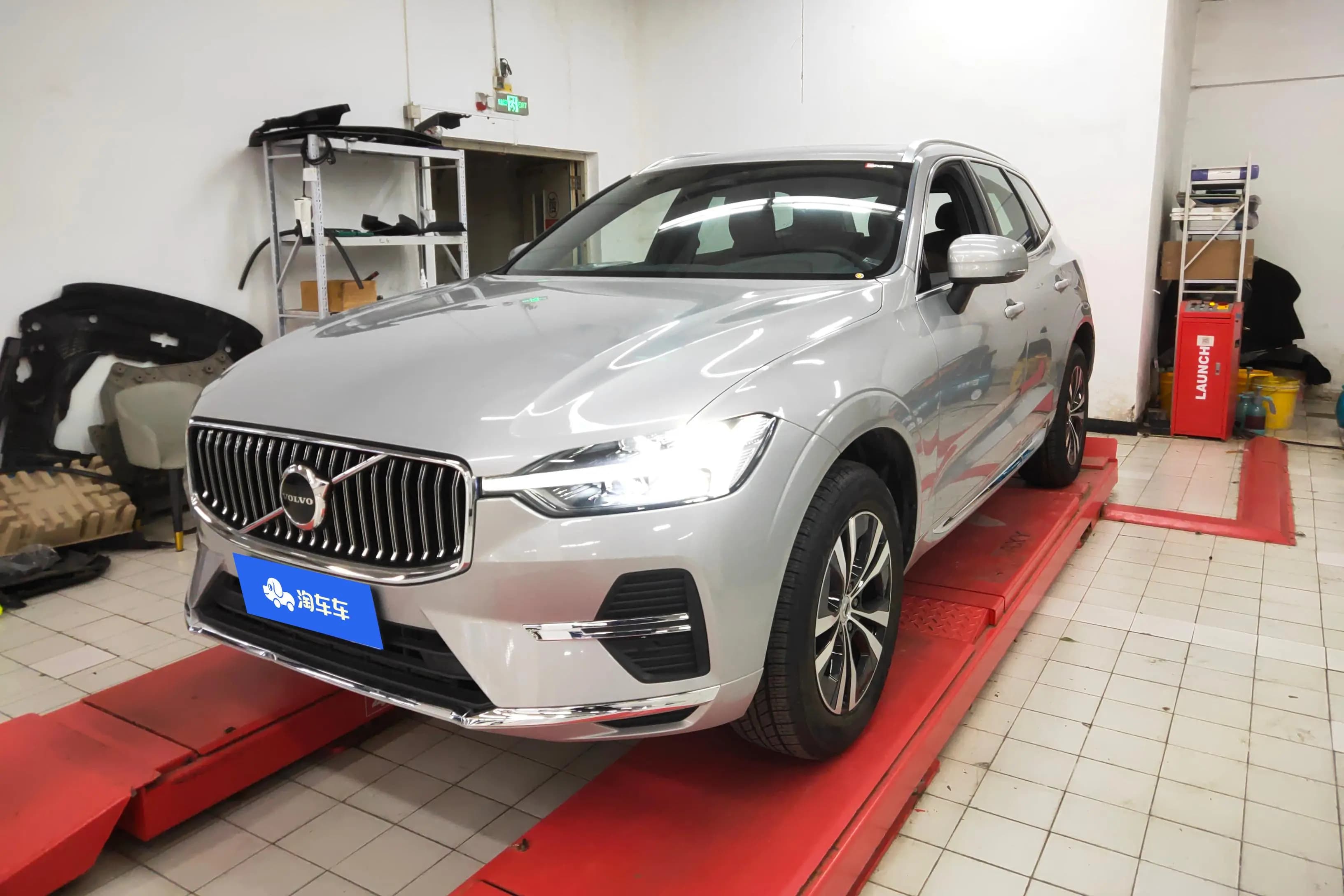 Volvo XC60 2024 г. 21795 км.
