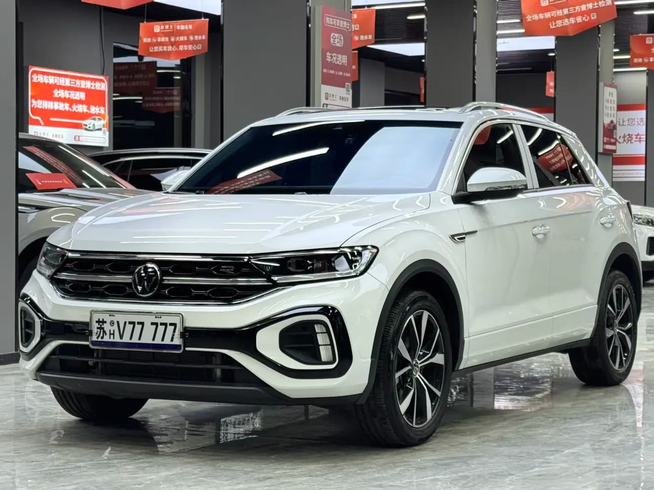 Volkswagen T-Roc 2024 г. 9107 км.