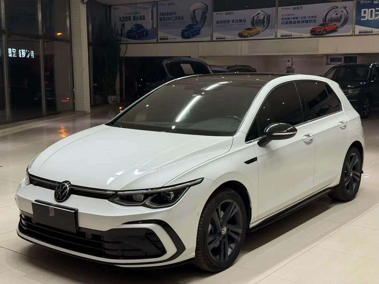 Volkswagen Golf 2021 г. 42000 км.