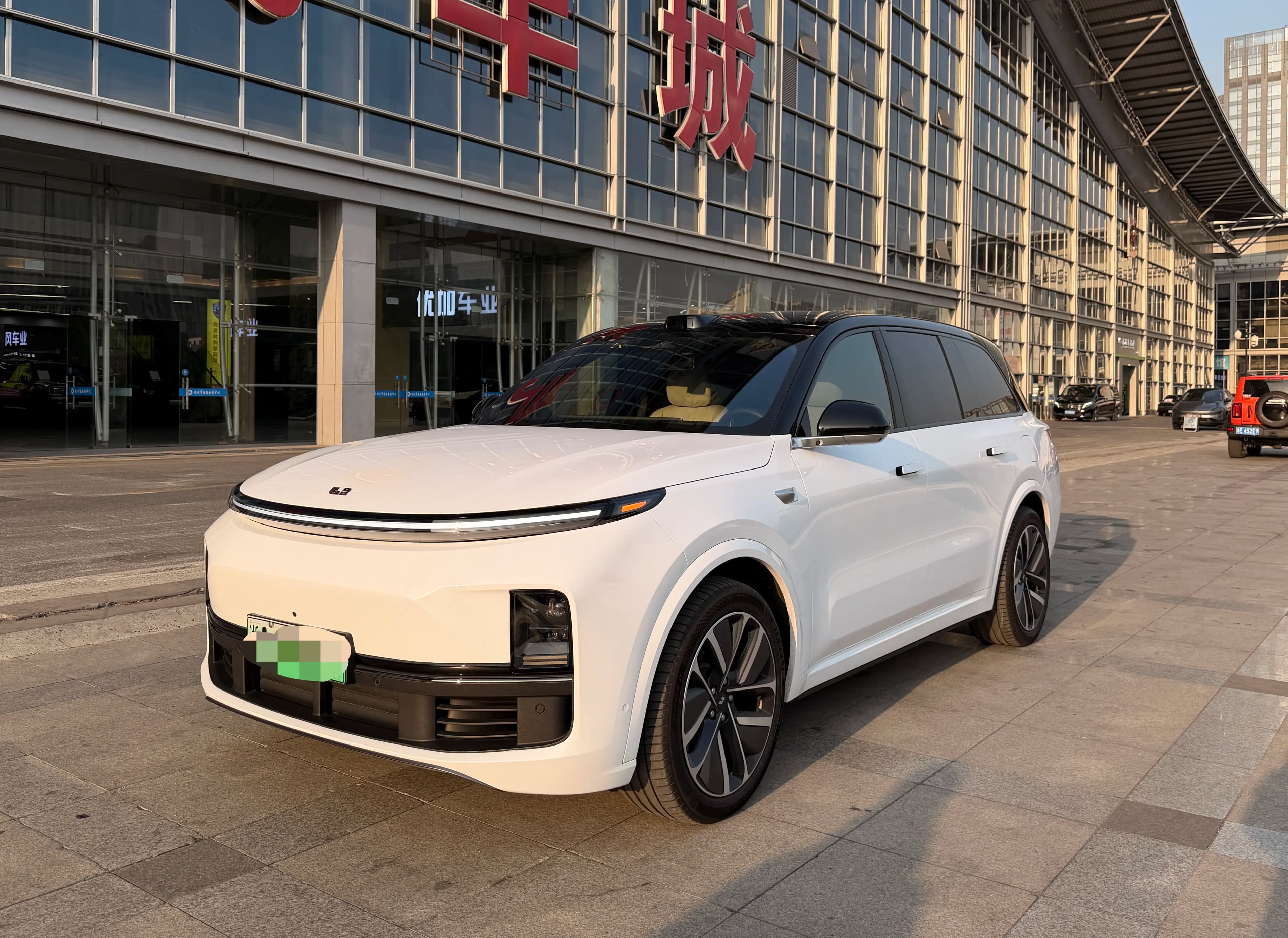 Lixiang L9 2024 г. 31147 км.
