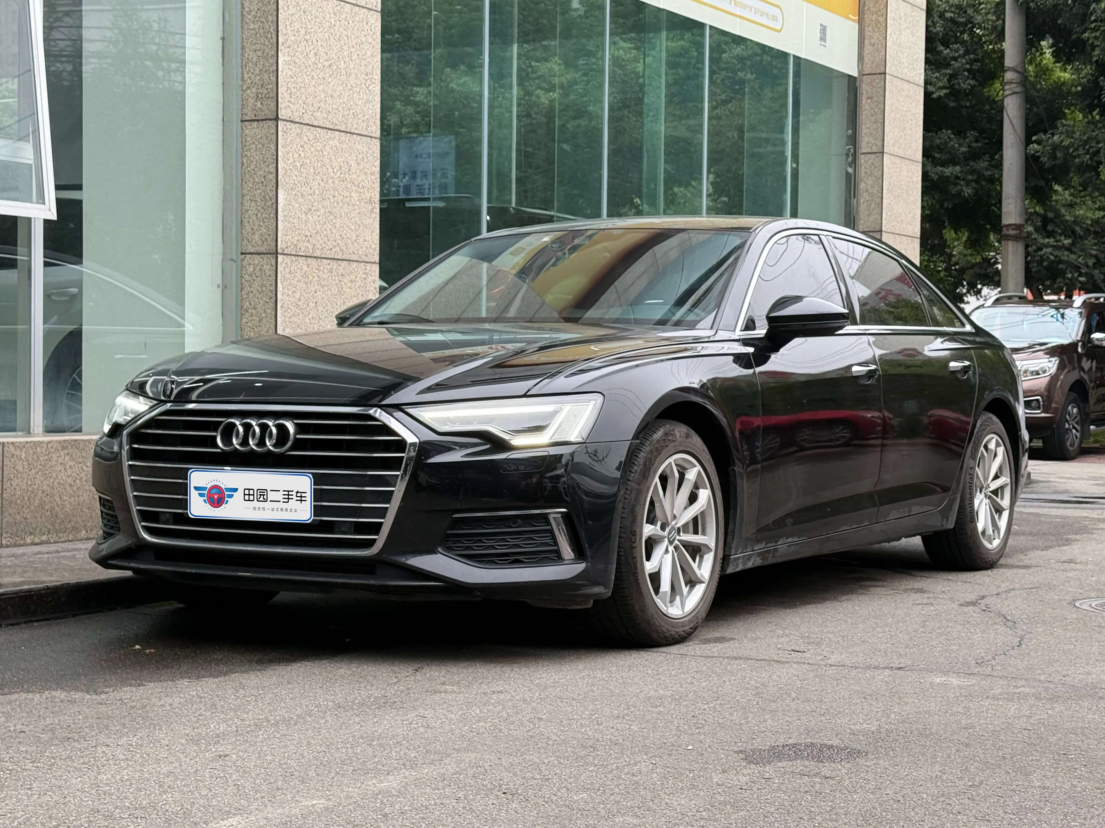 Audi A6L 2021 г. 99130 км.